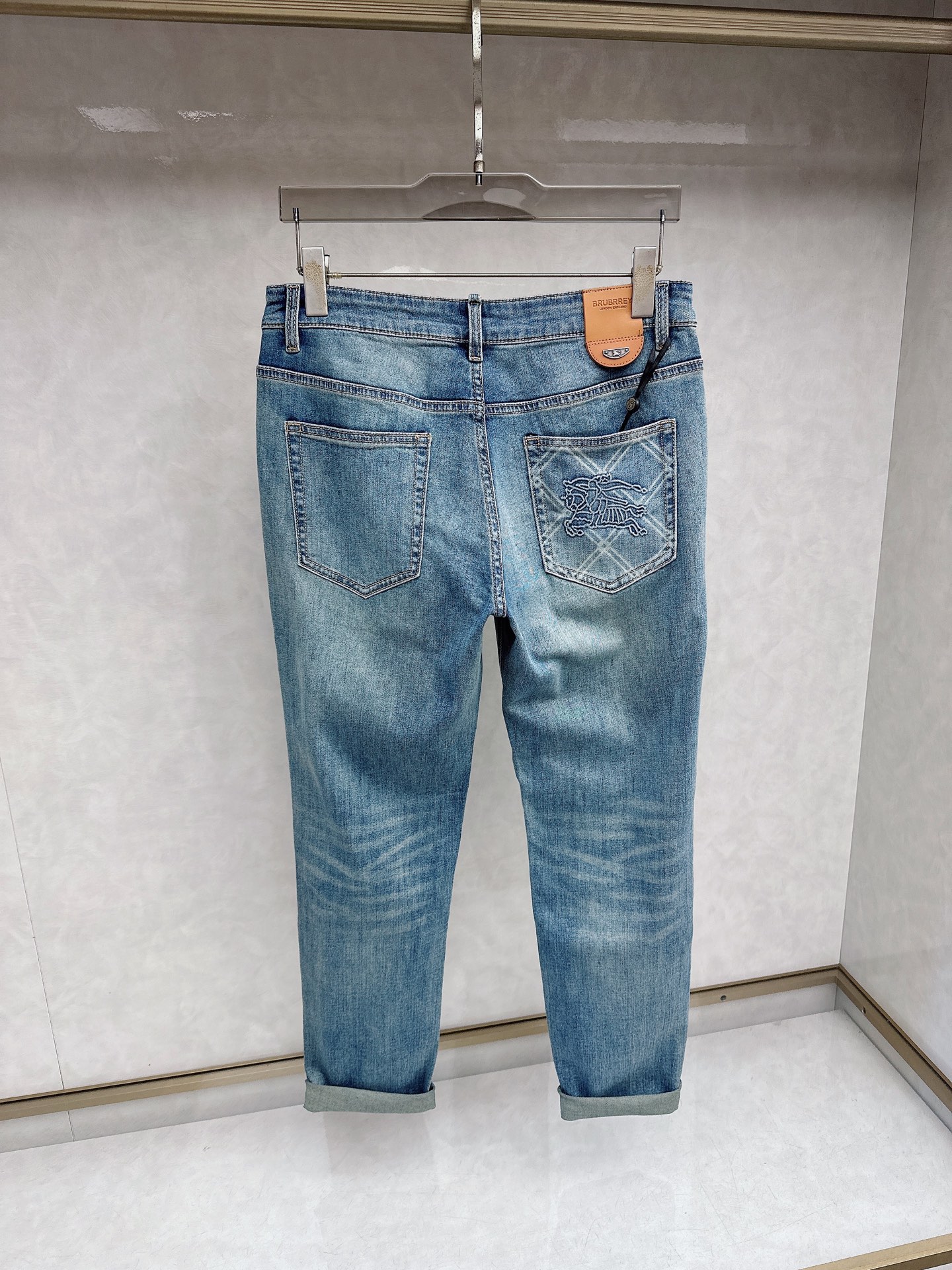 巴宝莉 2026春夏🔥🔥新款现货上市，原单爆款牛仔裤👖超级定制款，原版五金，超级重工工艺，版型超赞👍细节