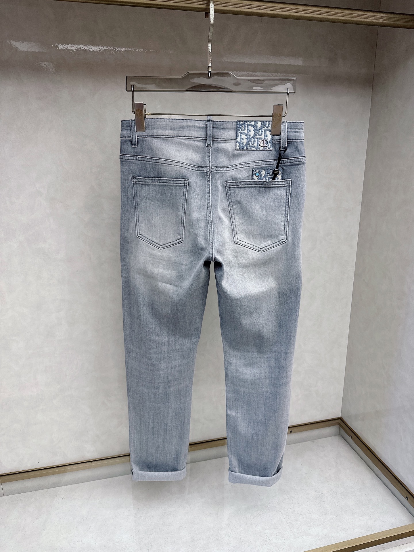 迪奥 2026春夏🔥🔥新款现货上市，原单爆款牛仔裤👖超级定制款，原版五金，超级重工工艺，版型超赞👍细节做
