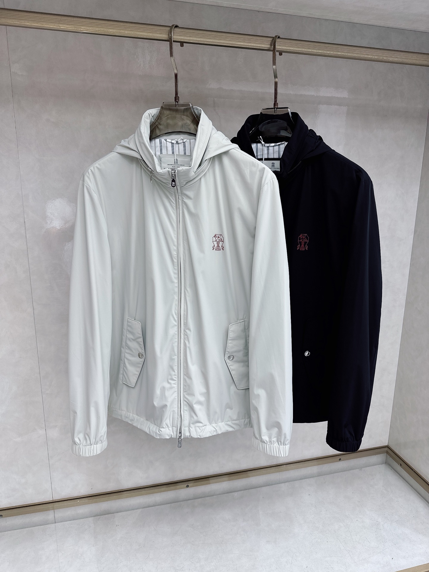bc& 26 春夏FW最新款连帽外套柜子在售经典款。采用专柜定制面料，软糯亲肤，抗皱抗静电不粘灰，静音，