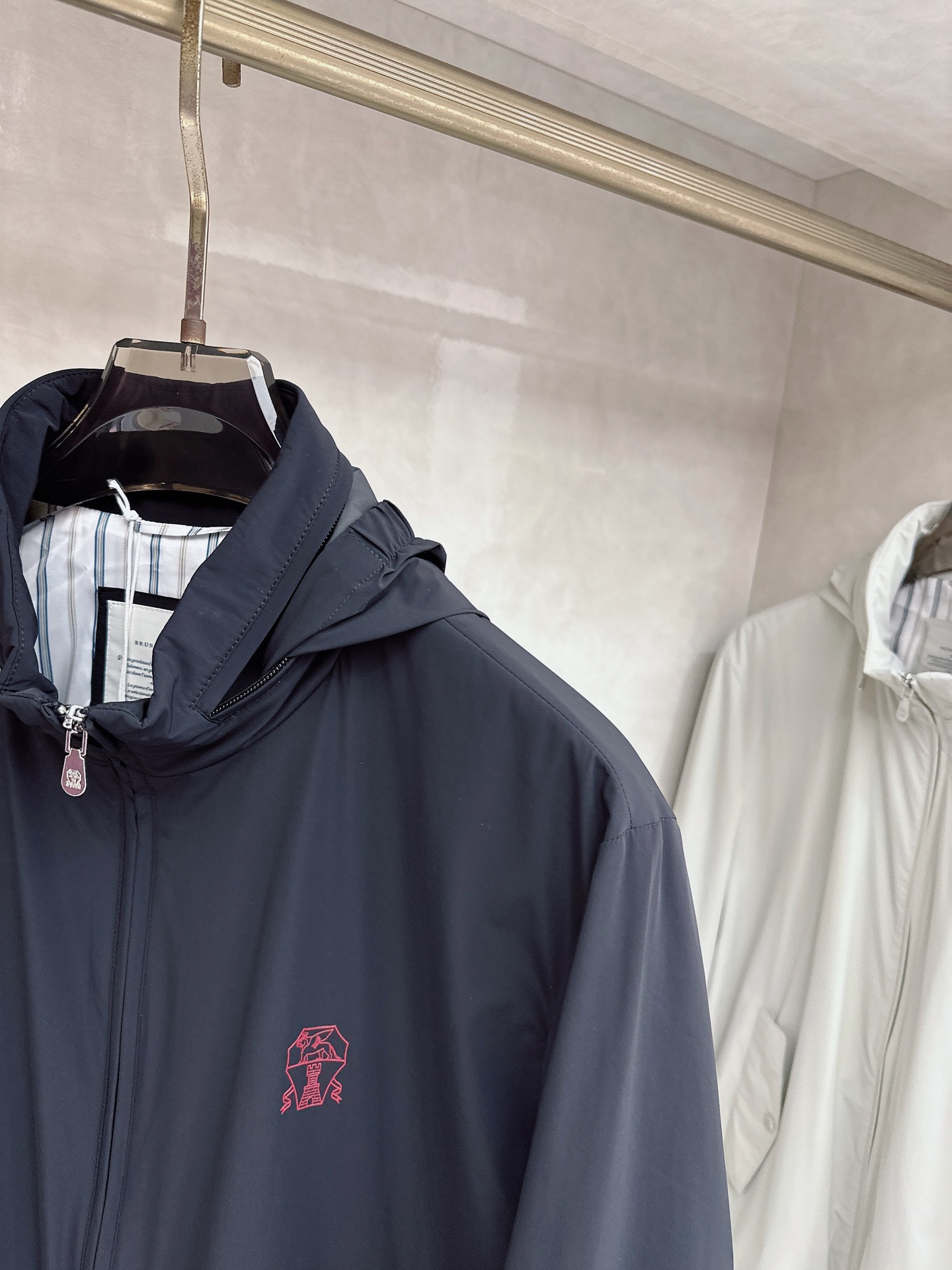 bc& 26 春夏FW最新款连帽外套柜子在售经典款。采用专柜定制面料，软糯亲肤，抗皱抗静电不粘灰，静音，