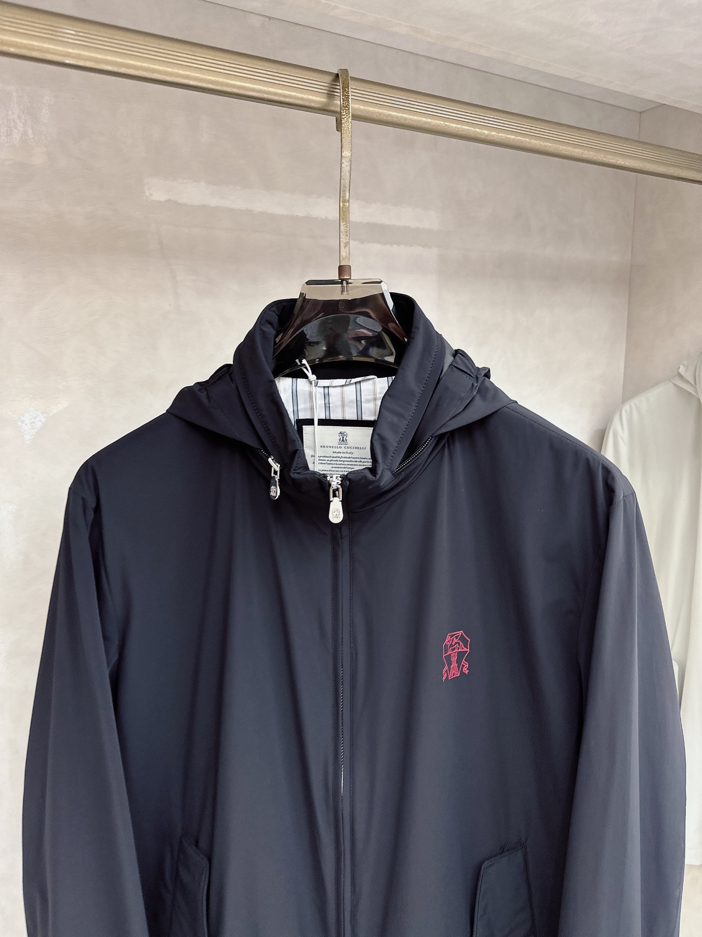 bc& 26 春夏FW最新款连帽外套柜子在售经典款。采用专柜定制面料，软糯亲肤，抗皱抗静电不粘灰，静音，
