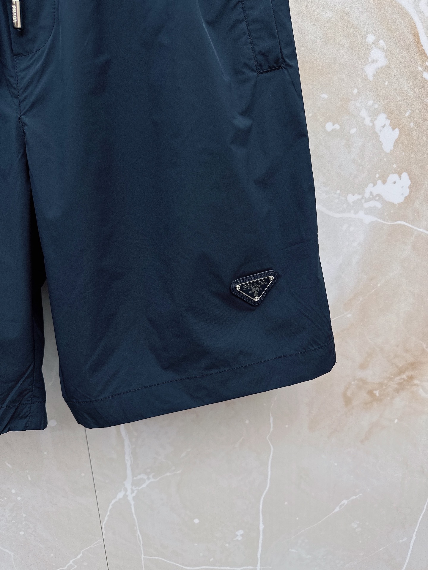 🔥🔥🔥2026夏季上新 Prada 普拉达 26年夏季新款短裤定制进口速干面料舒适柔软透气性好！裤腿拼接