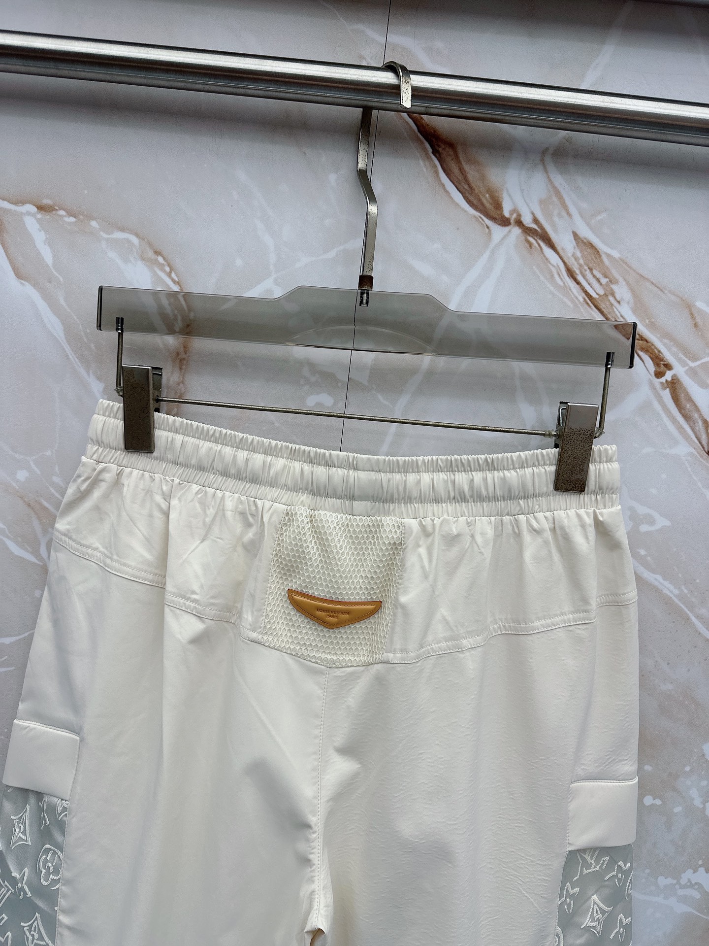 🔥🔥🔥2026夏季上新 Lv 26年夏季新款短裤定制进口速干面料舒适柔软透气性好！裤腿拼接透气孔设计，集