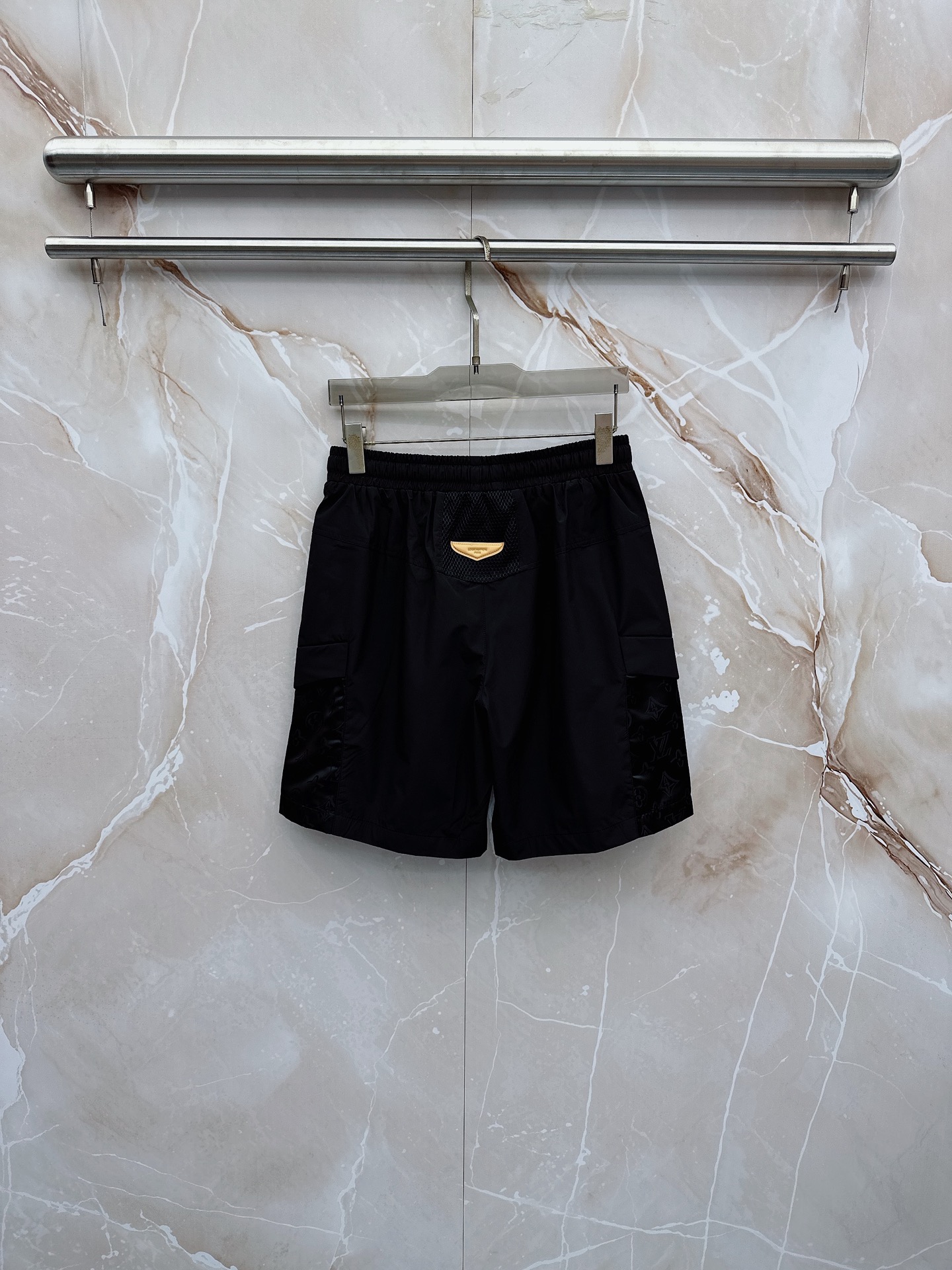 🔥🔥🔥2026夏季上新 Lv 26年夏季新款短裤定制进口速干面料舒适柔软透气性好！裤腿拼接透气孔设计，集