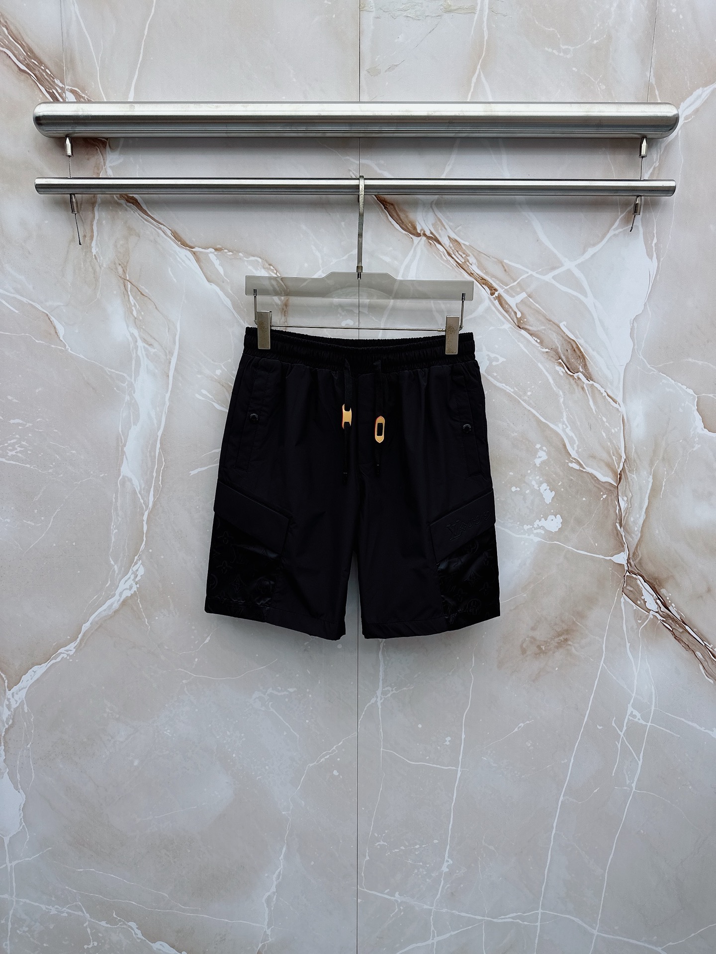 🔥🔥🔥2026夏季上新 Lv 26年夏季新款短裤定制进口速干面料舒适柔软透气性好！裤腿拼接透气孔设计，集