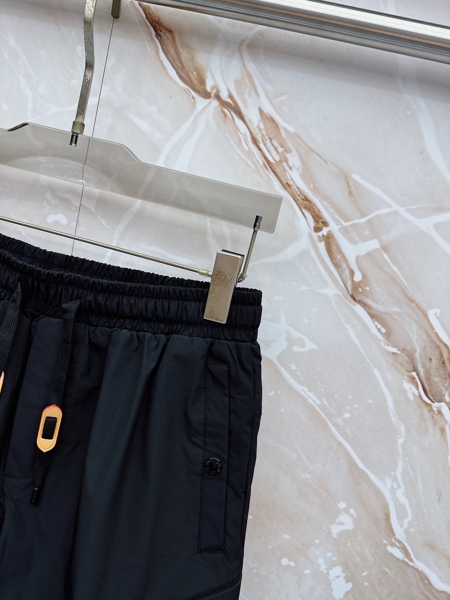 🔥🔥🔥2026夏季上新 Lv 26年夏季新款短裤定制进口速干面料舒适柔软透气性好！裤腿拼接透气孔设计，集