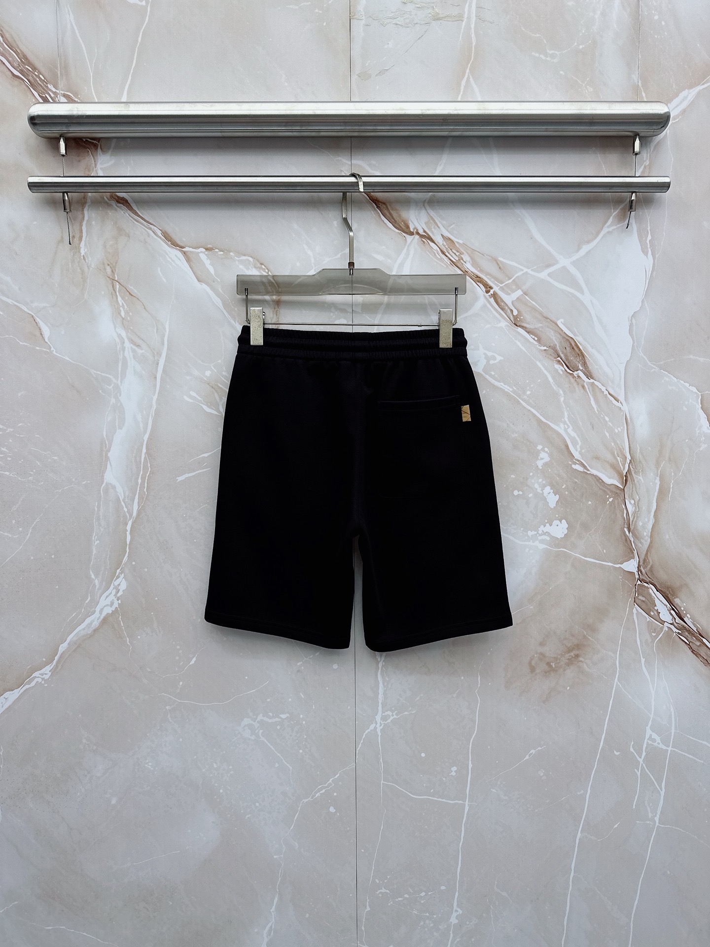 巴宝莉 2026春夏最新款，男女同款，经典设计短袖T恤短裤套装，微扩版型，定制丝光棉面料，手感柔软，穿着