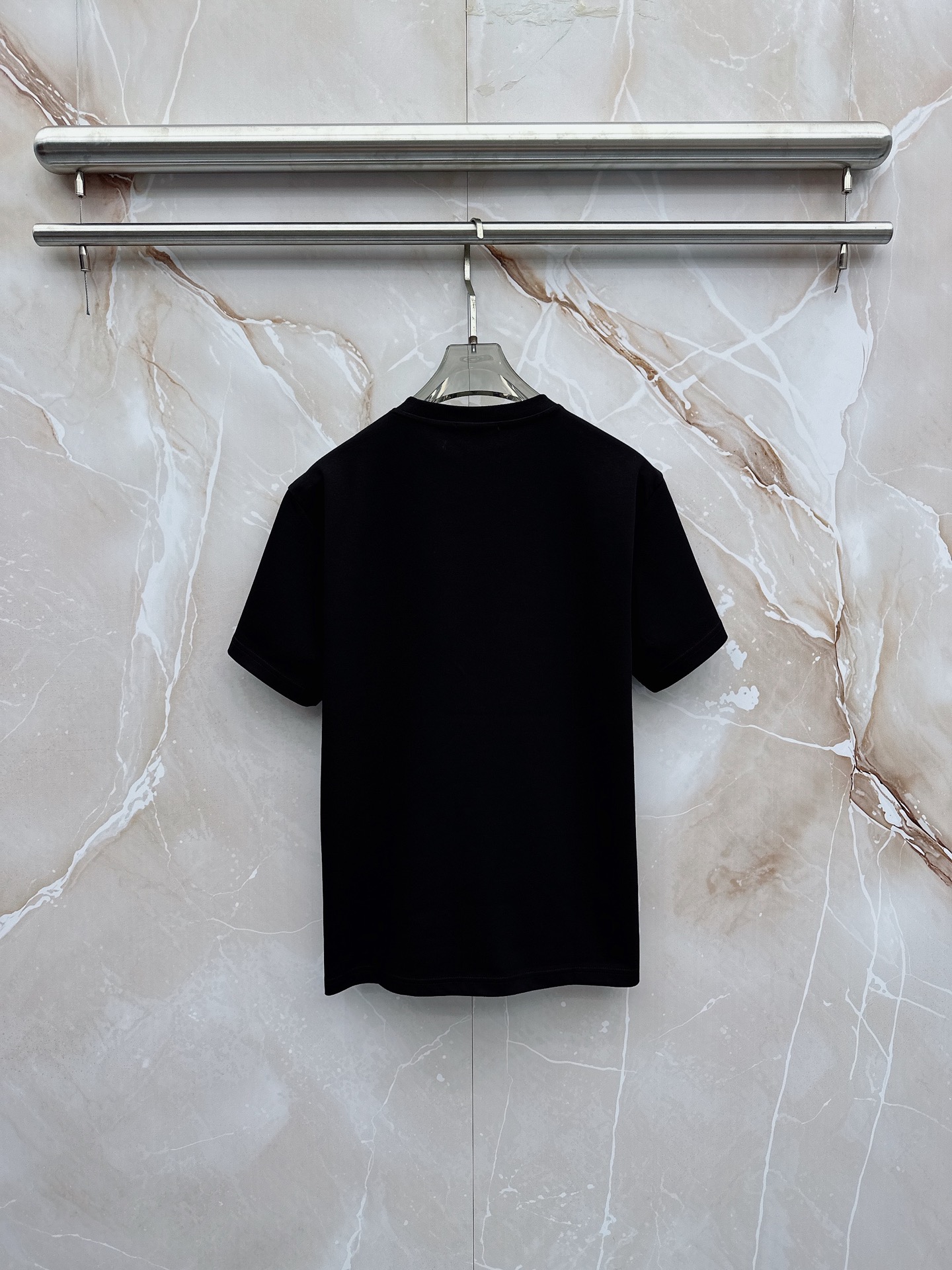 巴黎世家 2026春夏最新款，男女同款，经典设计短袖T恤短裤套装，微扩版型，定制丝光棉面料，手感柔软，穿