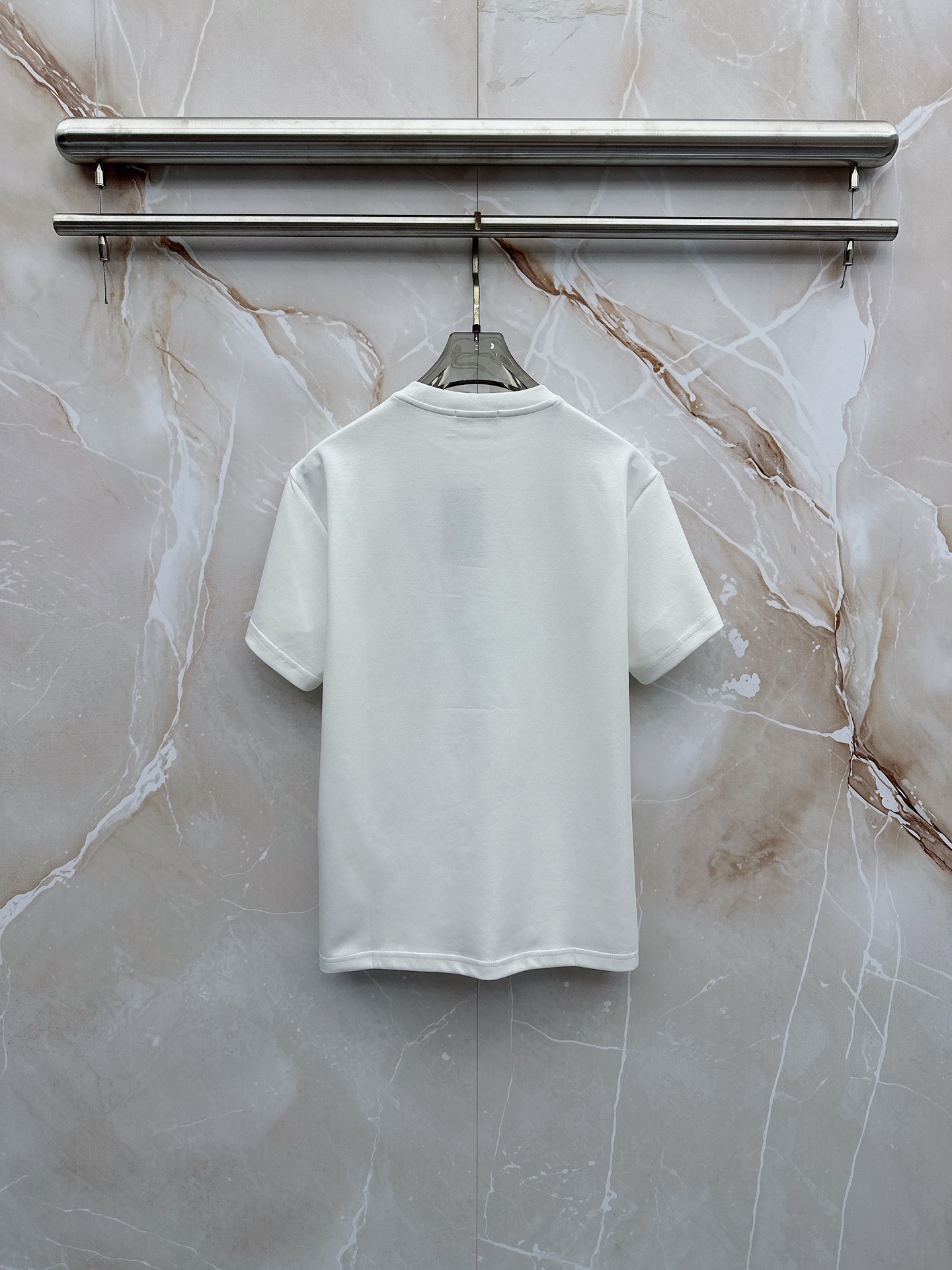 巴黎世家 2026春夏最新款，男女同款，经典设计短袖T恤短裤套装，微扩版型，定制丝光棉面料，手感柔软，穿