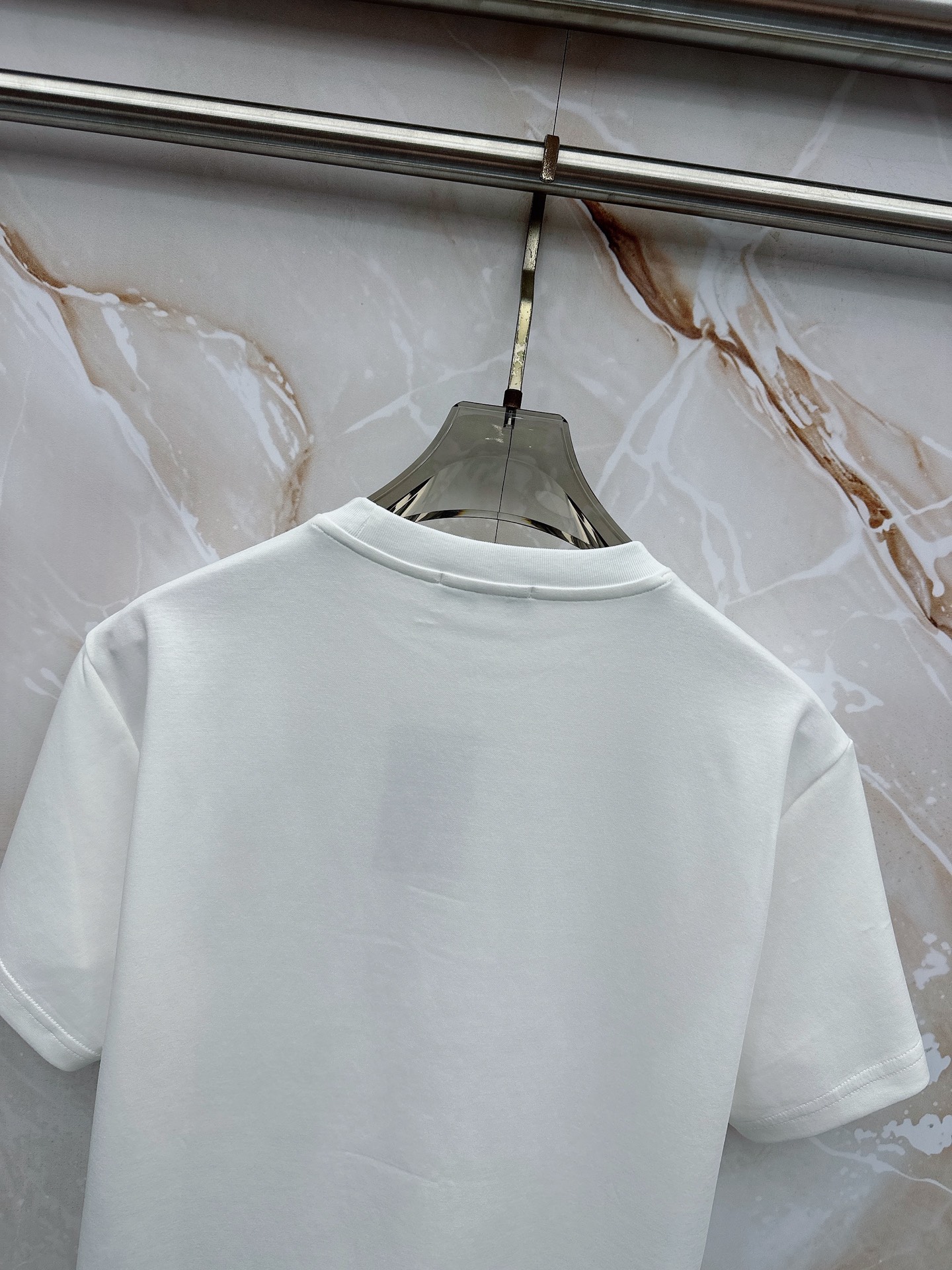 巴黎世家 2026春夏最新款，男女同款，经典设计短袖T恤短裤套装，微扩版型，定制丝光棉面料，手感柔软，穿