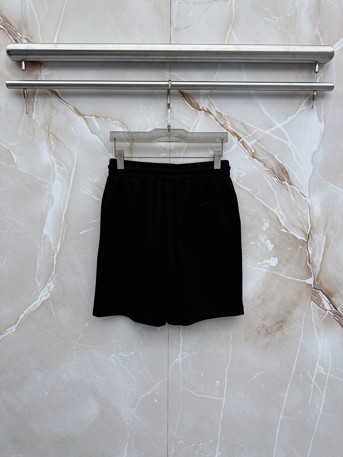 boss 2026新款男士圆领短袖短裤套装系列！高级感满满！细节精致高档，空气层面料 立体精致细腻。面料