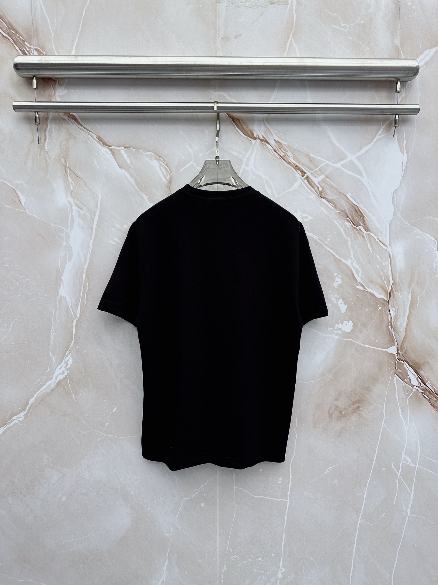 boss 2026新款男士圆领短袖短裤套装系列！高级感满满！细节精致高档，空气层面料 立体精致细腻。面料