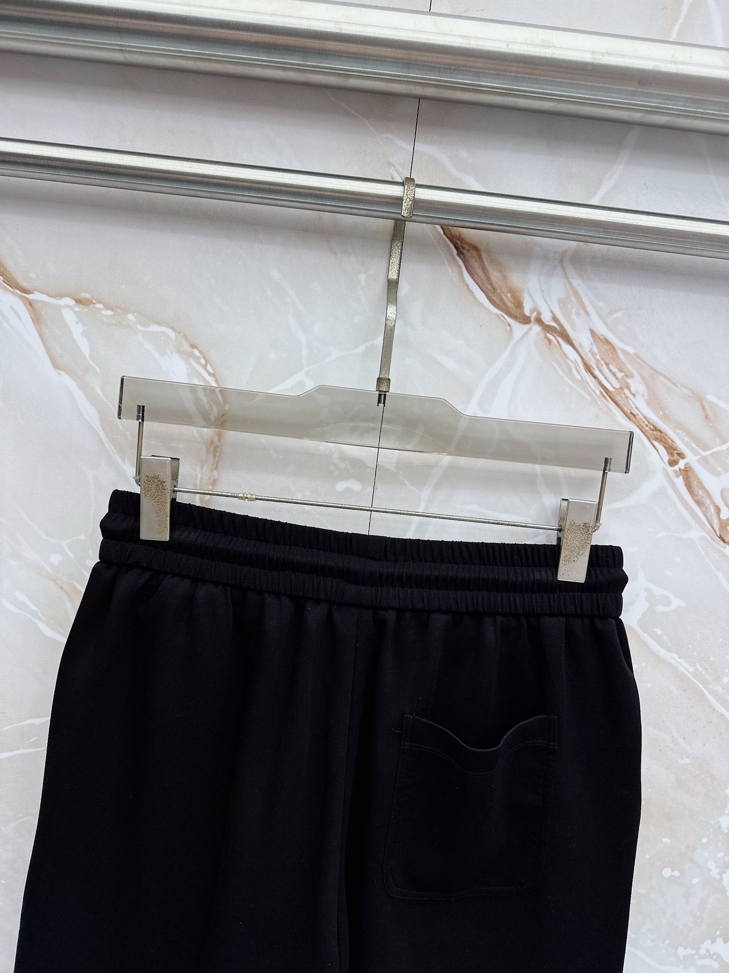 boss 2026新款男士圆领短袖短裤套装系列！高级感满满！细节精致高档，空气层面料 立体精致细腻。面料