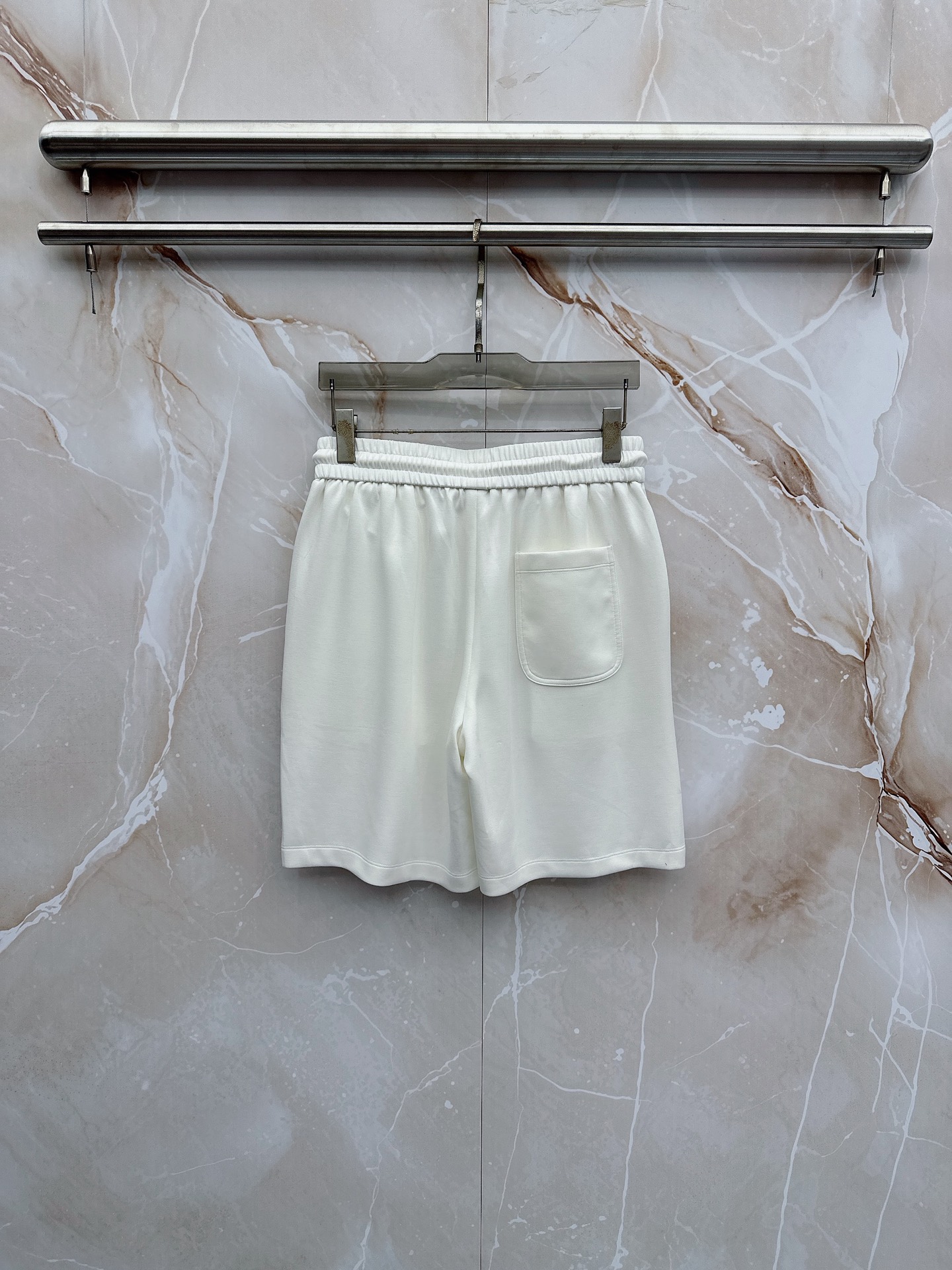 boss 2026新款男士圆领短袖短裤套装系列！高级感满满！细节精致高档，空气层面料 立体精致细腻。面料