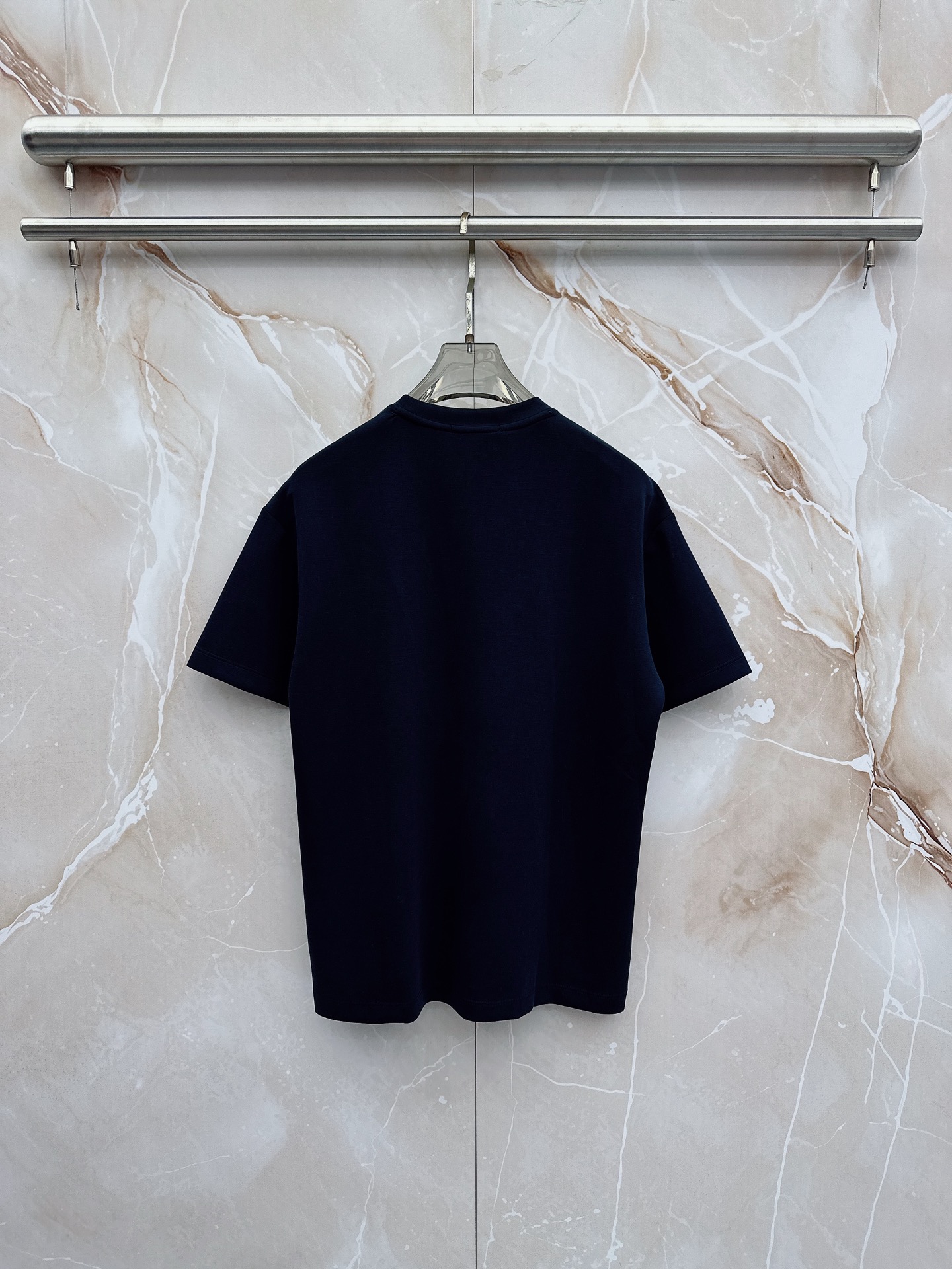 boss 2026新款男士圆领短袖短裤套装系列！高级感满满！细节精致高档，空气层面料 立体精致细腻。面料