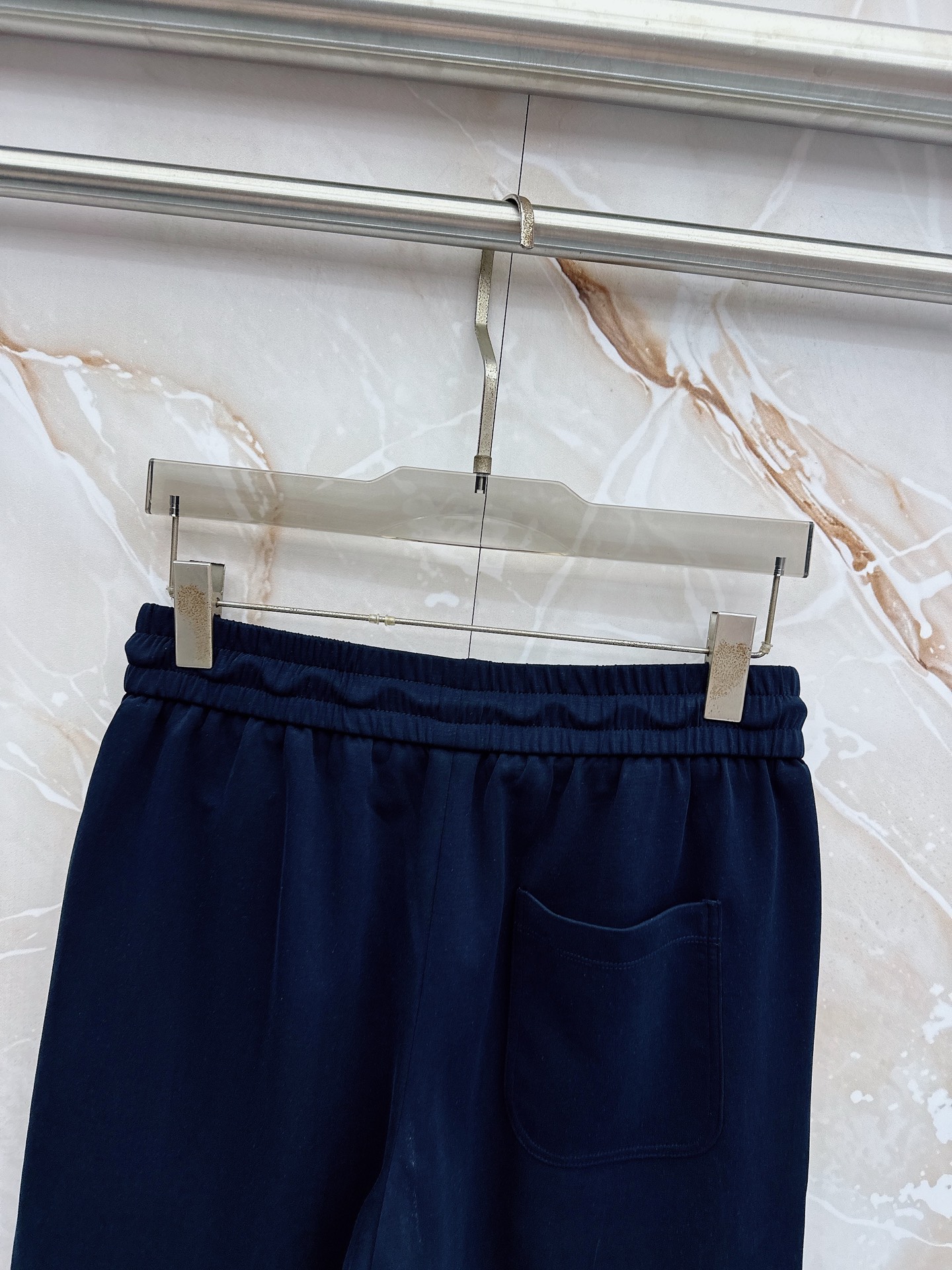 boss 2026新款男士圆领短袖短裤套装系列！高级感满满！细节精致高档，空气层面料 立体精致细腻。面料