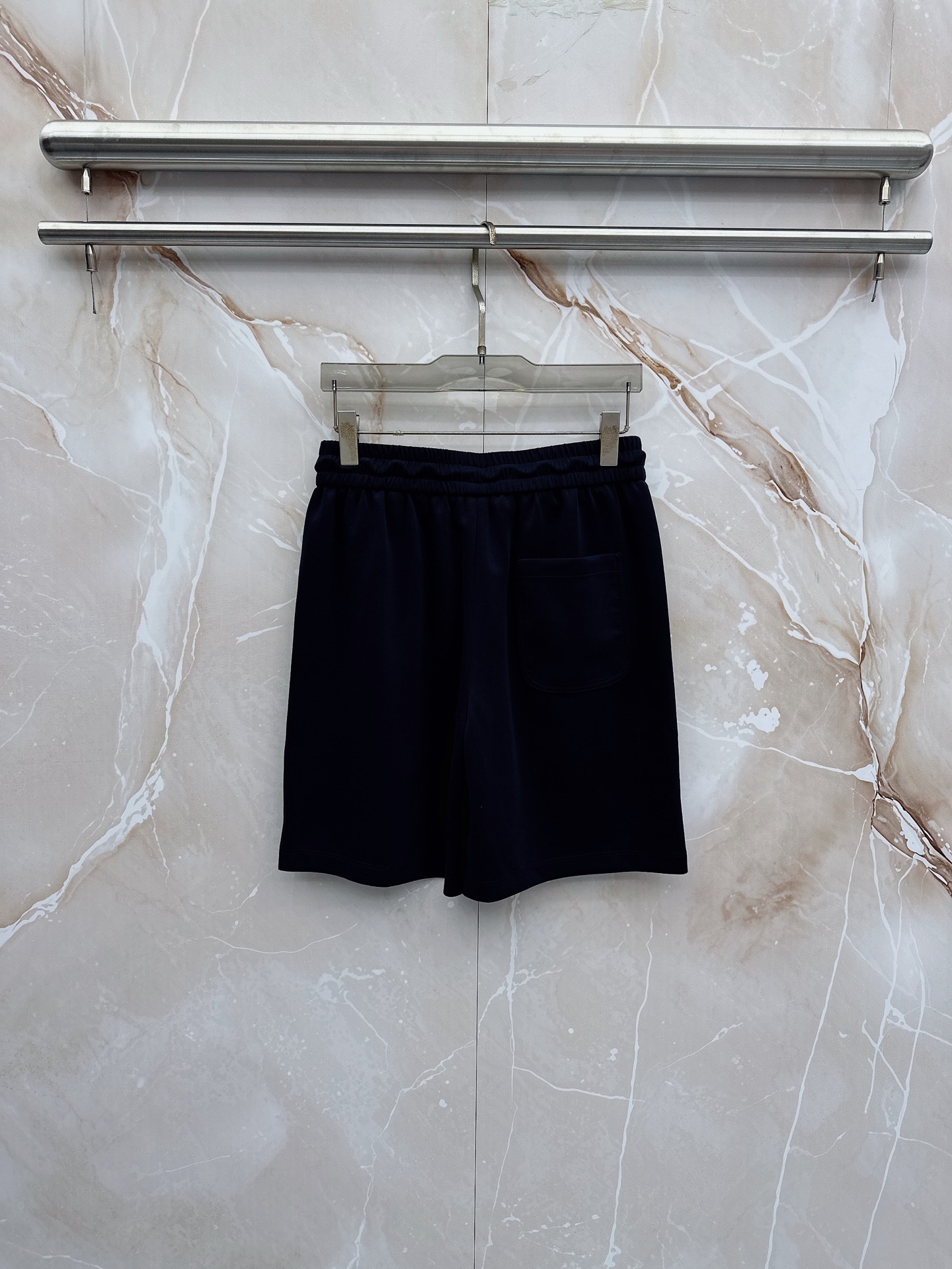 boss 2026新款男士圆领短袖短裤套装系列！高级感满满！细节精致高档，空气层面料 立体精致细腻。面料