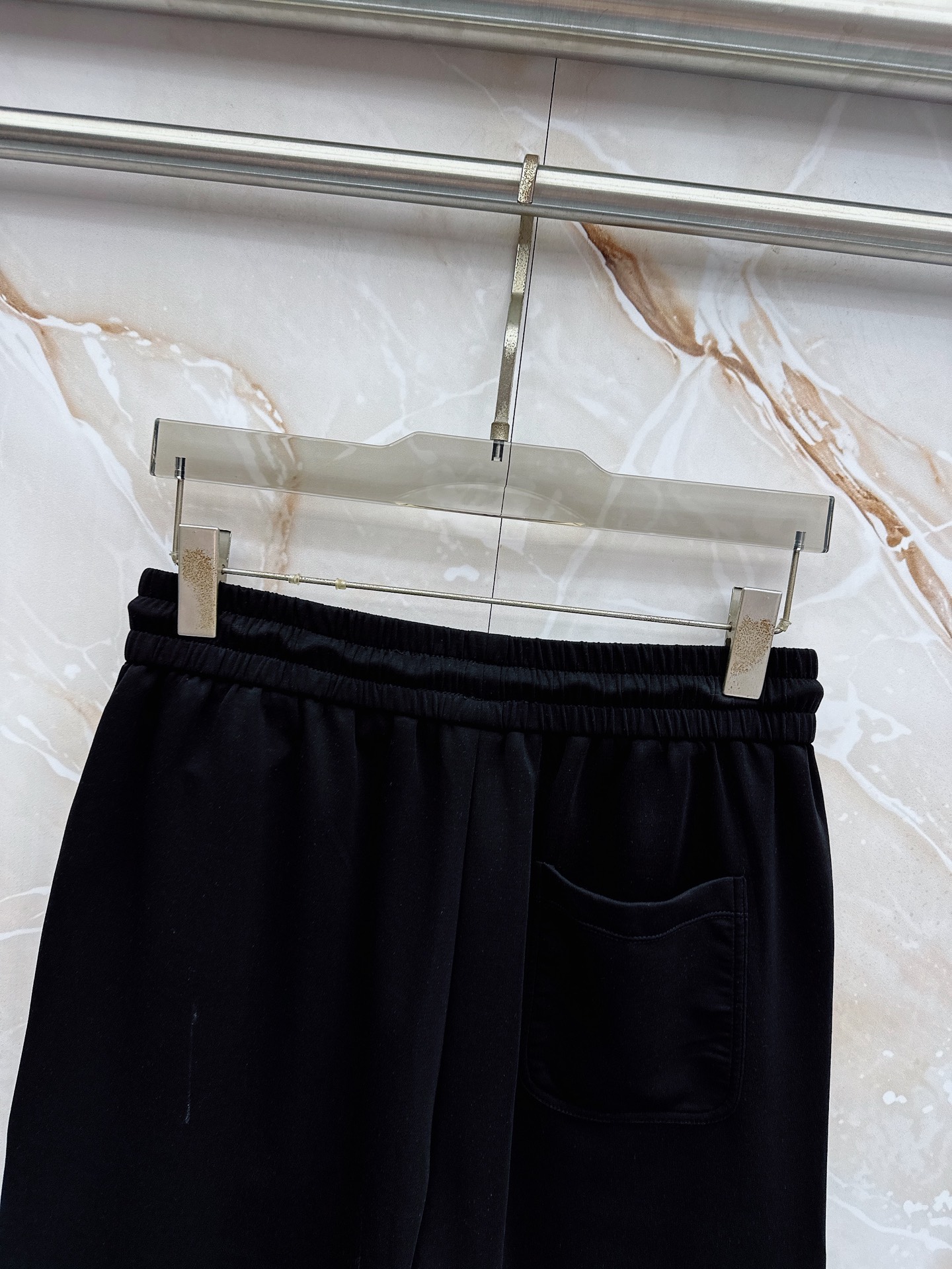 boss 2026新款男士圆领短袖短裤套装系列！高级感满满！细节精致高档，空气层面料 立体精致细腻。面料