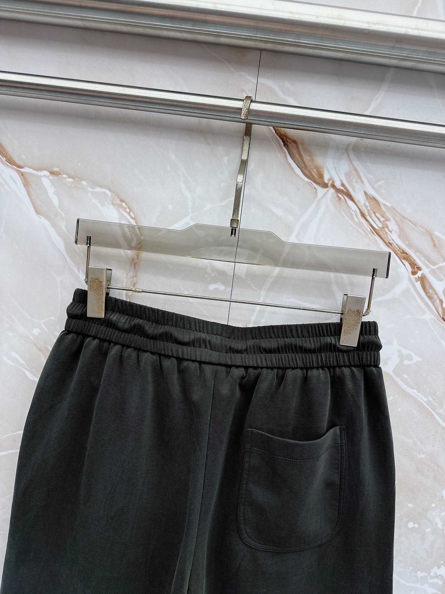 boss 2026新款男士圆领短袖短裤套装系列！高级感满满！细节精致高档，空气层面料 立体精致细腻。面料