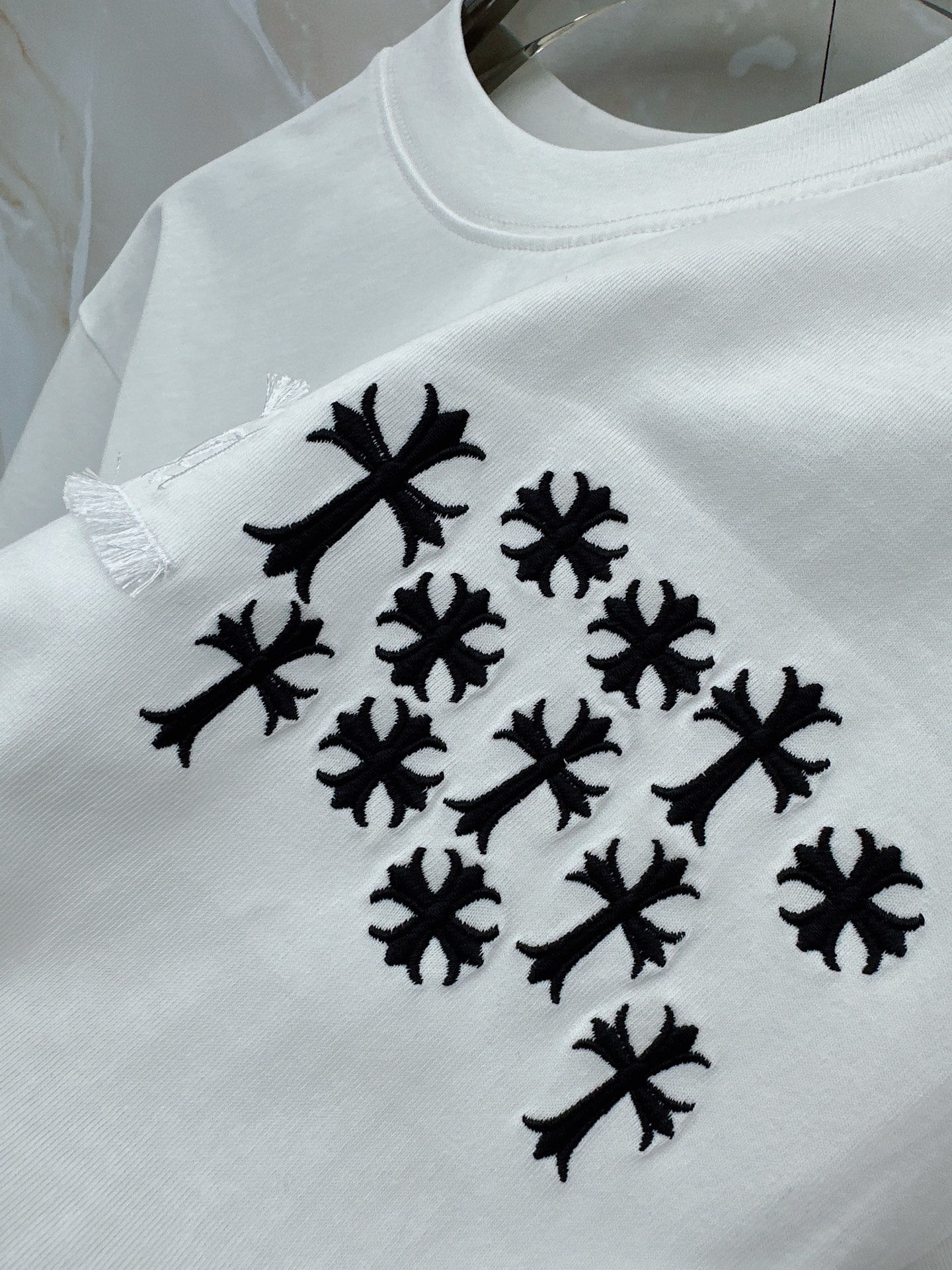 克罗心 2026春夏新款首发最新款短袖圆领T恤 高端订制 设计前卫时尚！品牌logo重工艺设计 高端定制