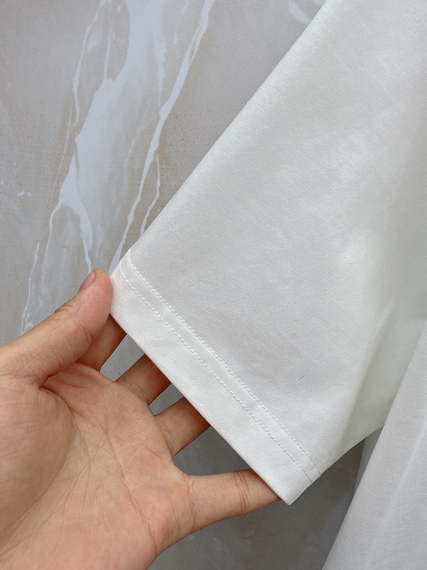 始祖鸟 2026春夏新款首发最新款短袖圆领T恤 高端订制 设计前卫时尚！品牌logo重工艺设计 高端定制