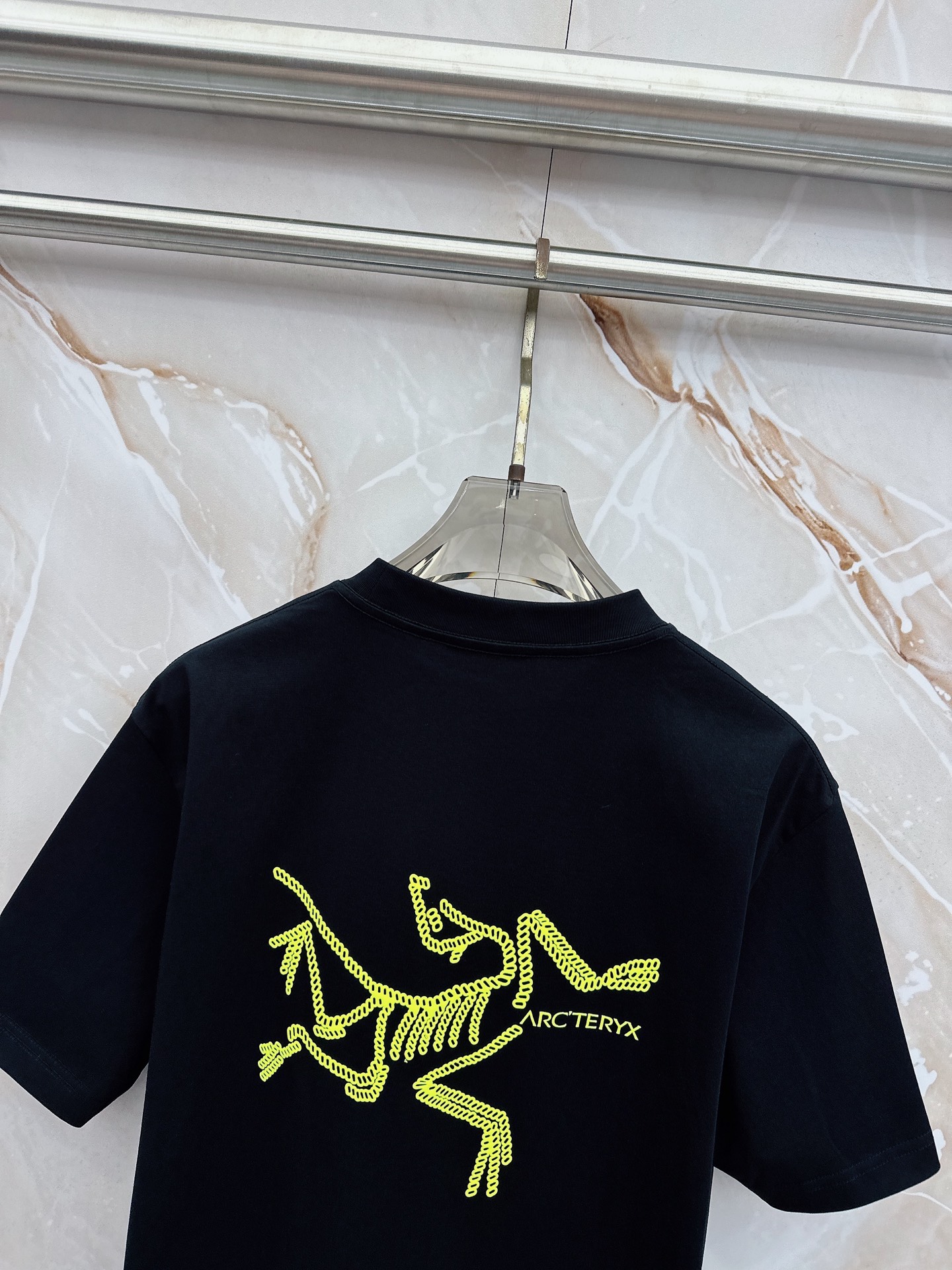 始祖鸟 2026春夏新款首发最新款短袖圆领T恤 高端订制 设计前卫时尚！品牌logo重工艺设计 高端定制