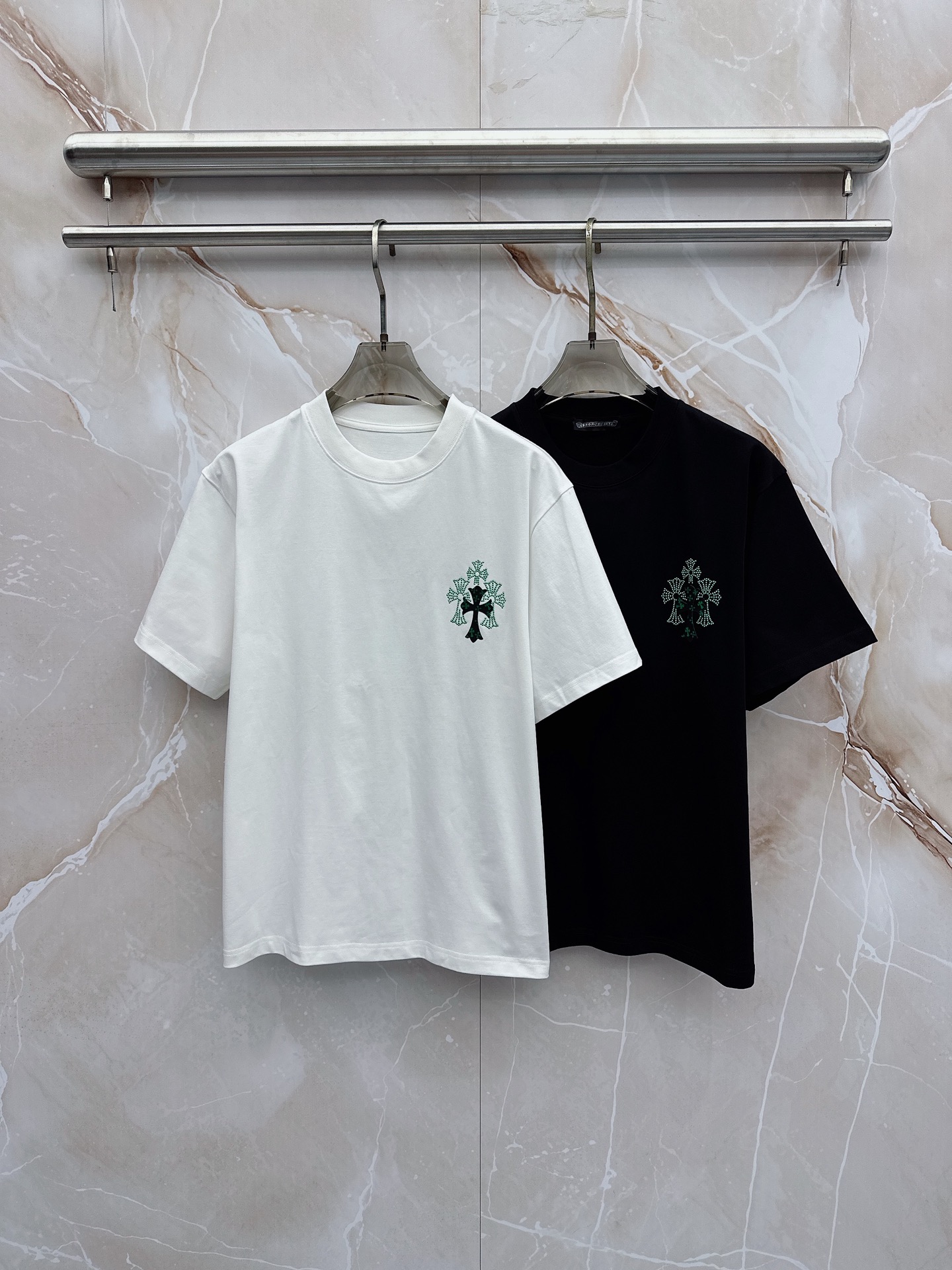 克罗心 2026春夏新款首发最新款短袖圆领T恤 高端订制 设计前卫时尚！品牌logo重工艺设计 高端定制