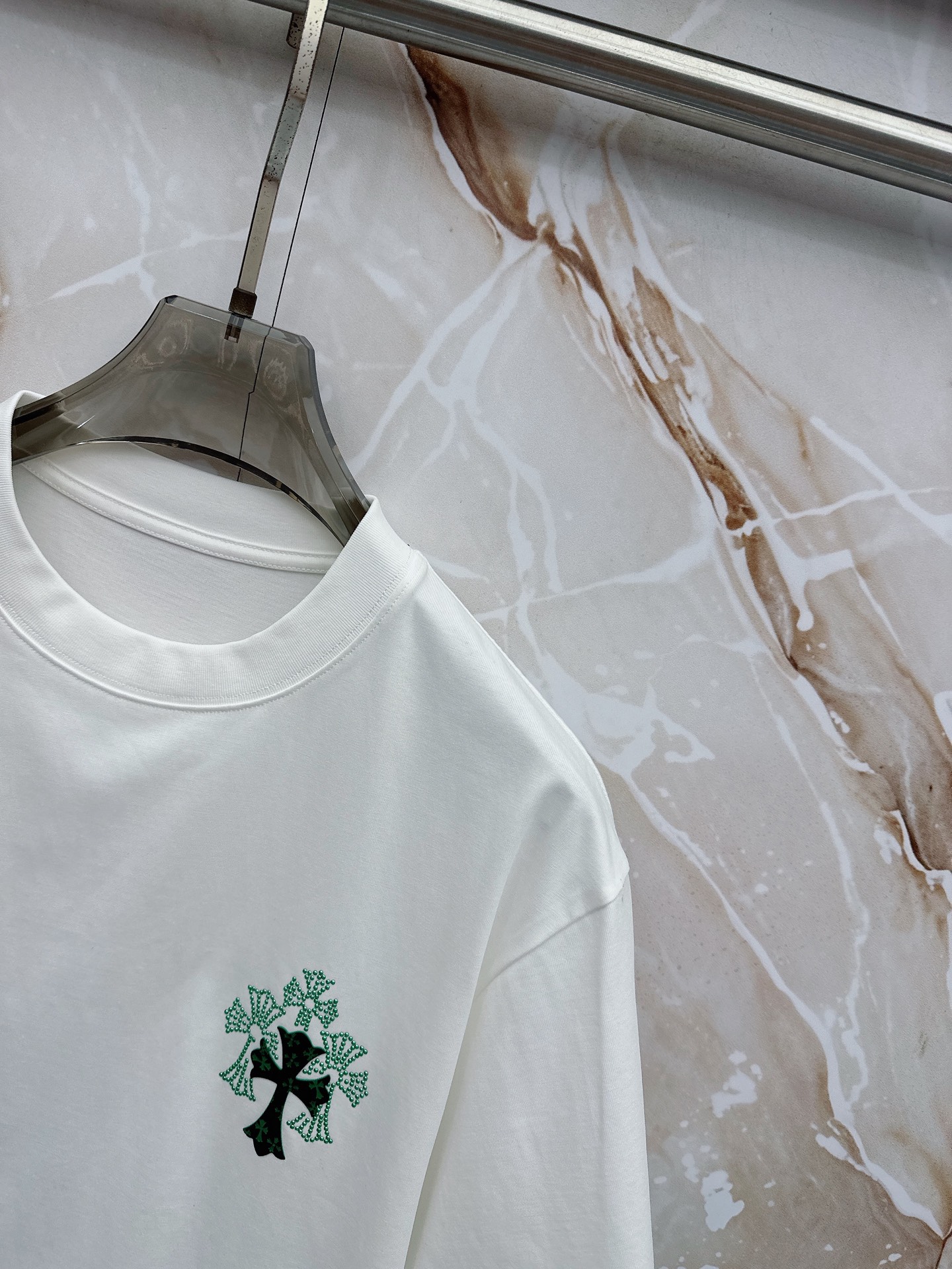 克罗心 2026春夏新款首发最新款短袖圆领T恤 高端订制 设计前卫时尚！品牌logo重工艺设计 高端定制