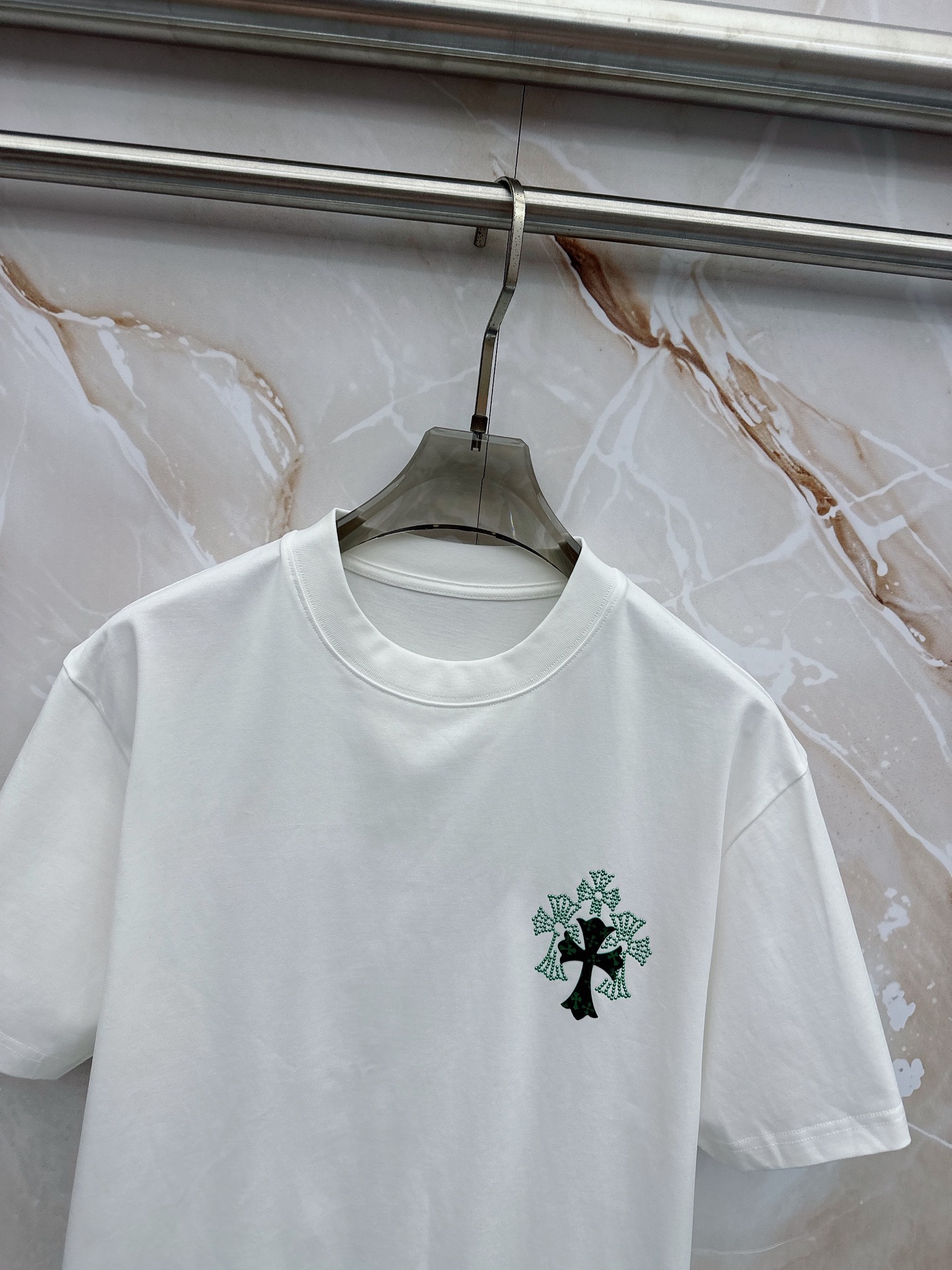 克罗心 2026春夏新款首发最新款短袖圆领T恤 高端订制 设计前卫时尚！品牌logo重工艺设计 高端定制