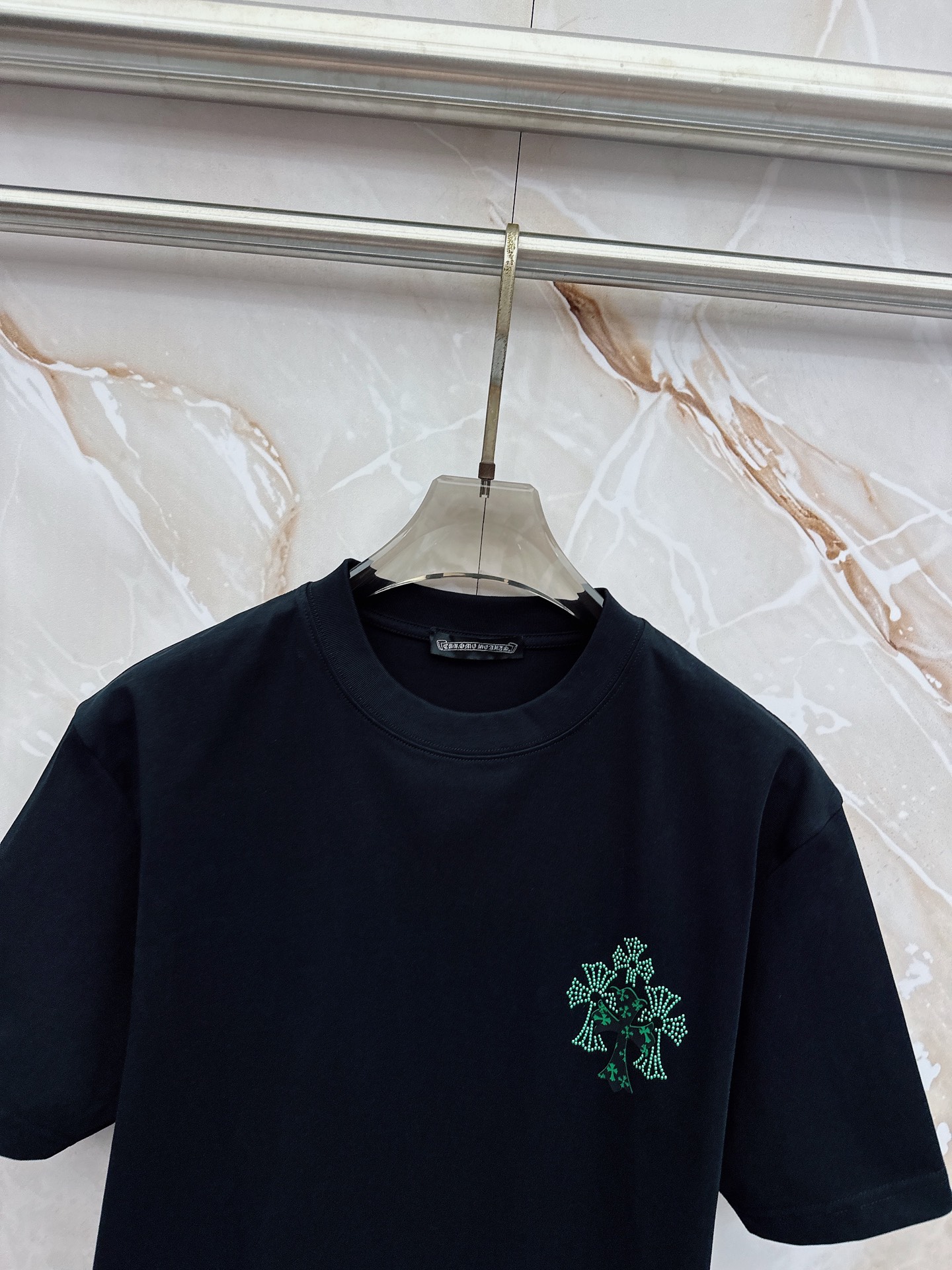 克罗心 2026春夏新款首发最新款短袖圆领T恤 高端订制 设计前卫时尚！品牌logo重工艺设计 高端定制