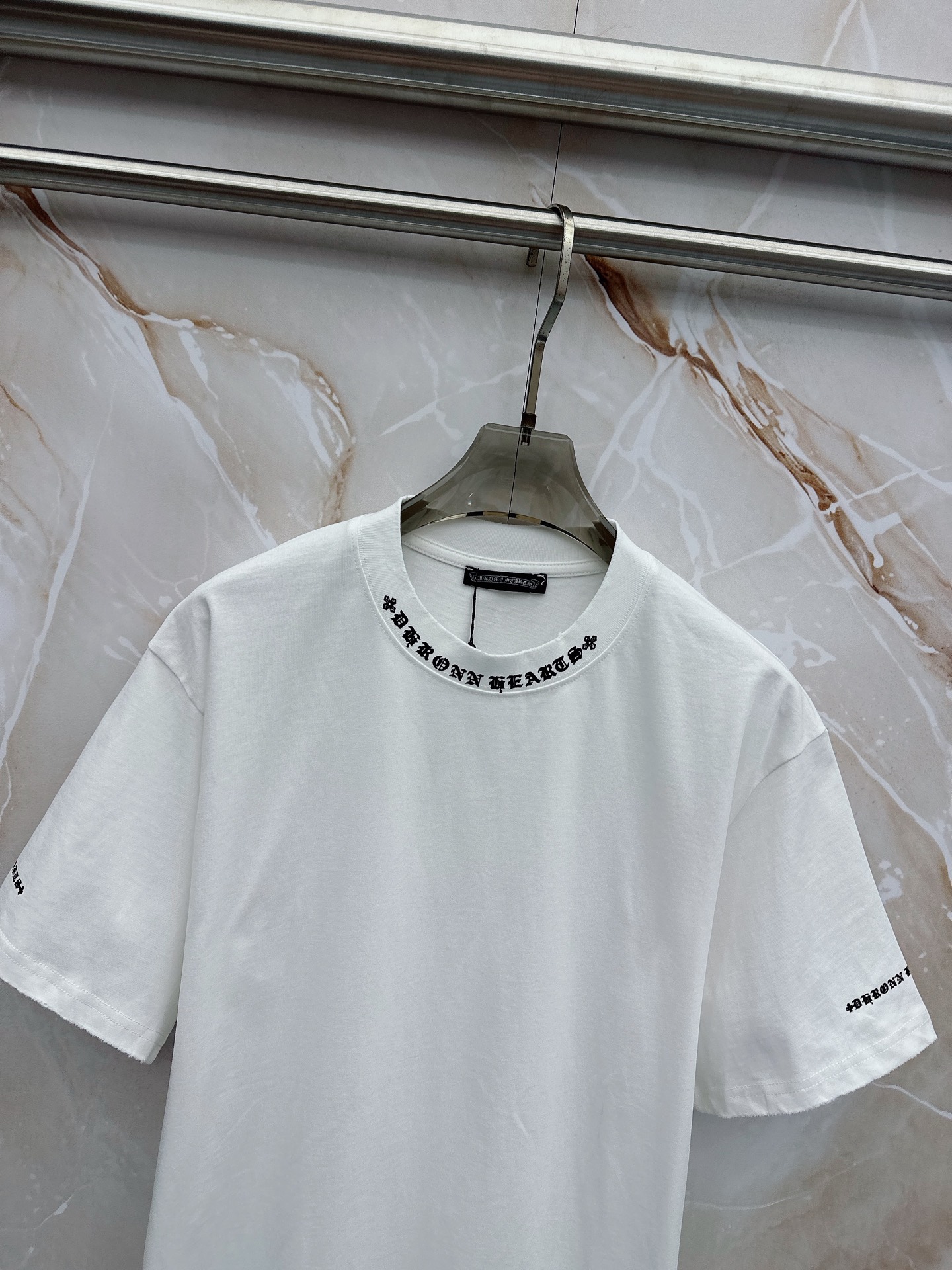 克罗心 2026春夏新款首发最新款短袖圆领T恤 高端订制 设计前卫时尚！品牌logo重工艺设计 高端定制