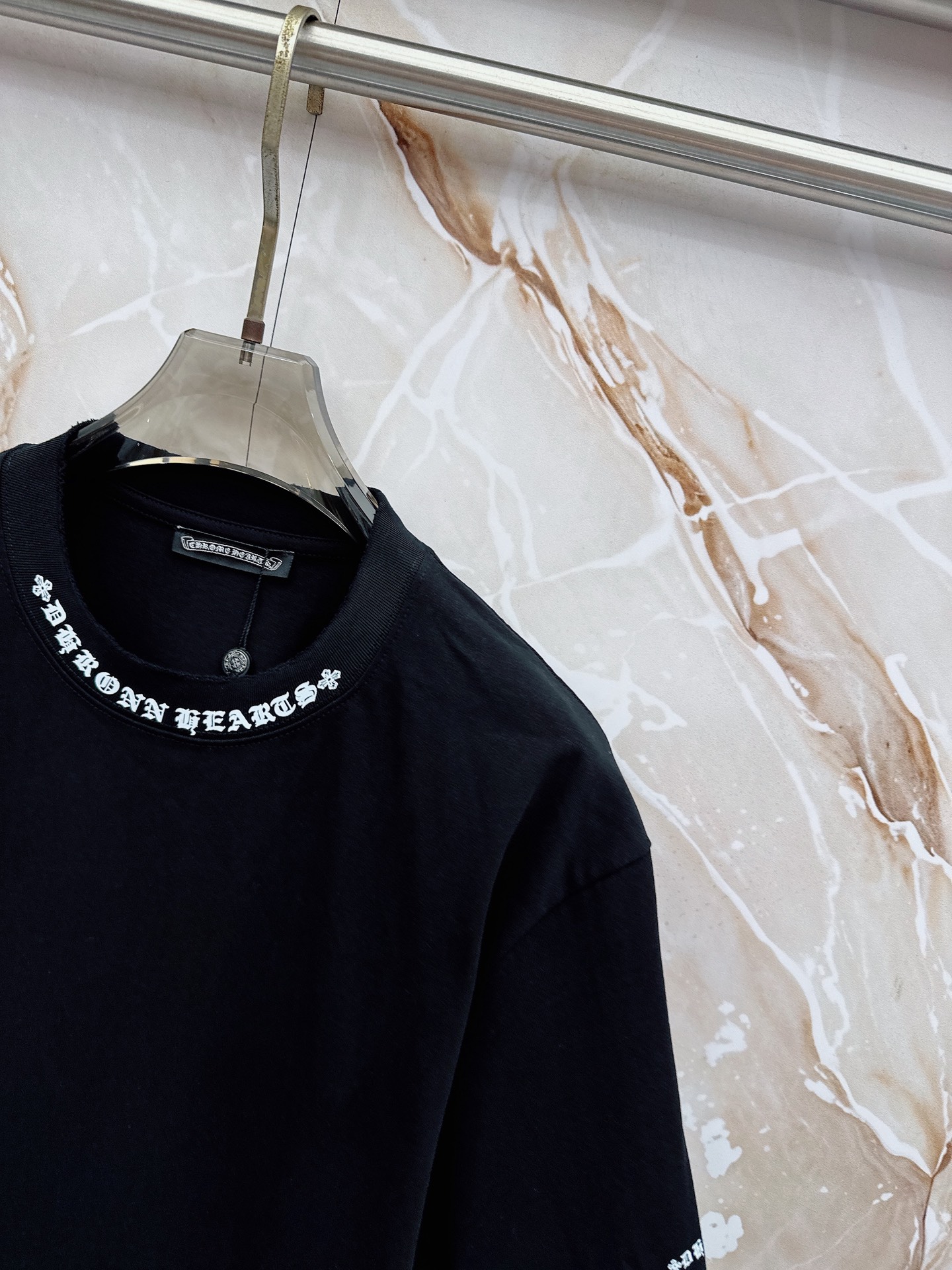 克罗心 2026春夏新款首发最新款短袖圆领T恤 高端订制 设计前卫时尚！品牌logo重工艺设计 高端定制