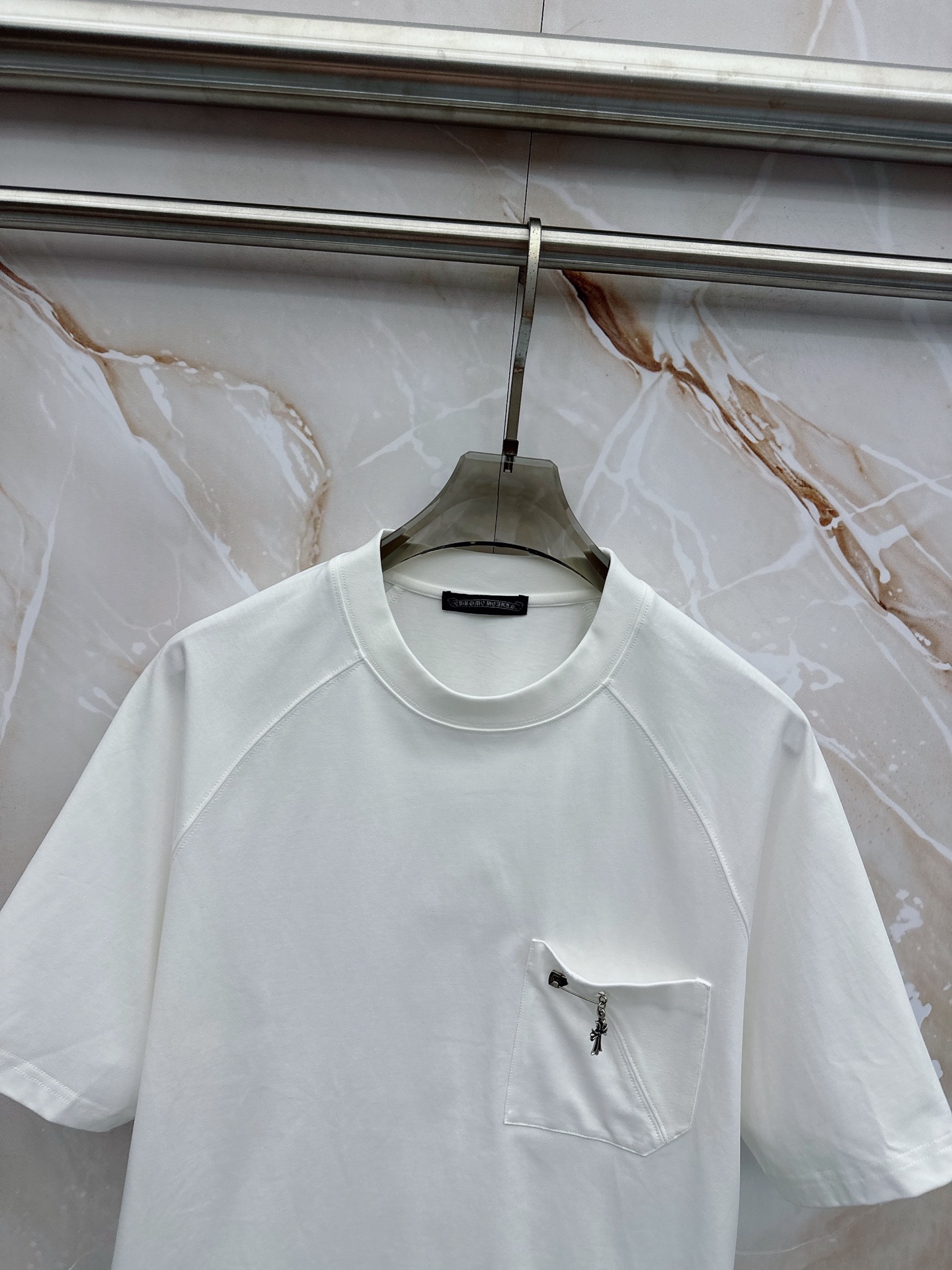 克罗心 2026春夏新款首发最新款短袖圆领T恤 高端订制 设计前卫时尚！品牌logo重工艺设计 高端定制