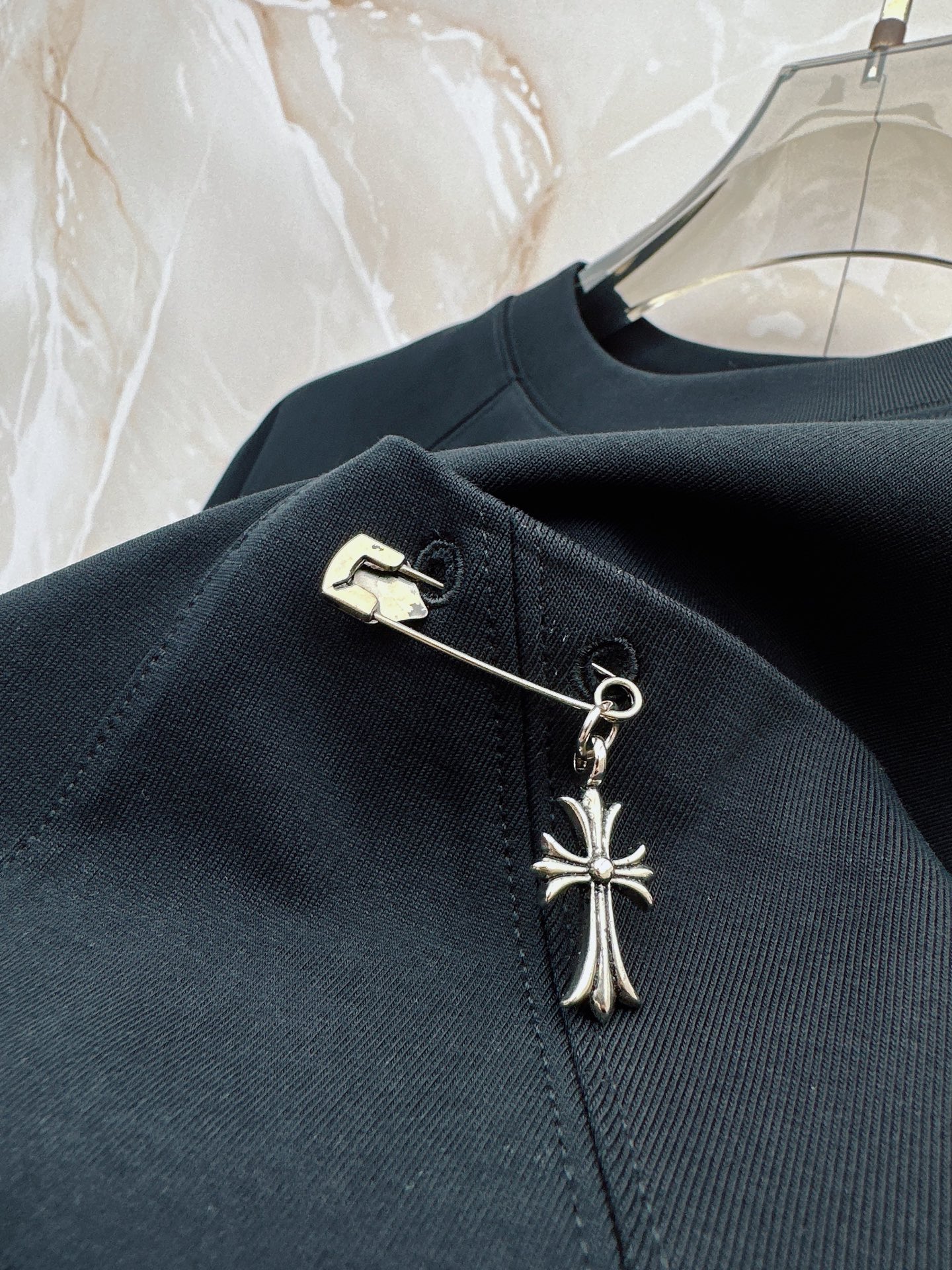 克罗心 2026春夏新款首发最新款短袖圆领T恤 高端订制 设计前卫时尚！品牌logo重工艺设计 高端定制