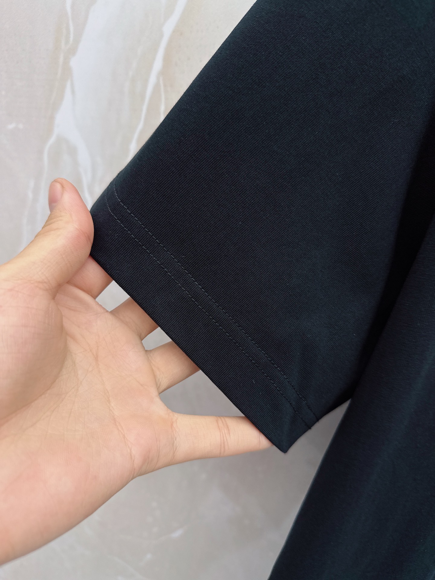 LV 2026春夏新款首发最新款短袖圆领T恤 高端订制 设计前卫时尚！品牌logo重工艺设计 高端定制2