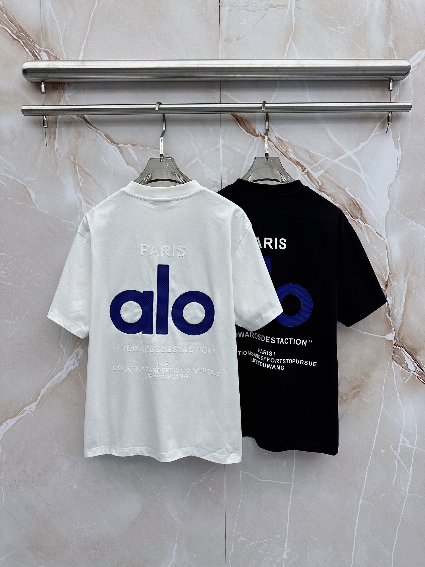 alo 2026春夏新款首发最新款短袖圆领T恤 高端订制 设计前卫时尚！品牌logo重工艺设计 高端定制