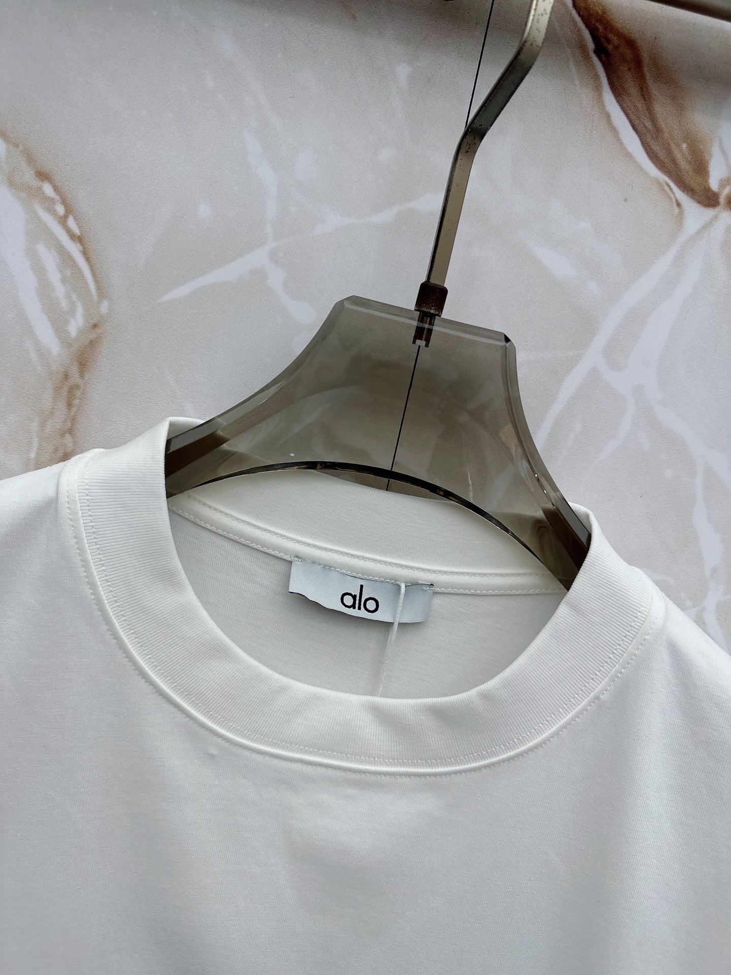 alo 2026春夏新款首发最新款短袖圆领T恤 高端订制 设计前卫时尚！品牌logo重工艺设计 高端定制