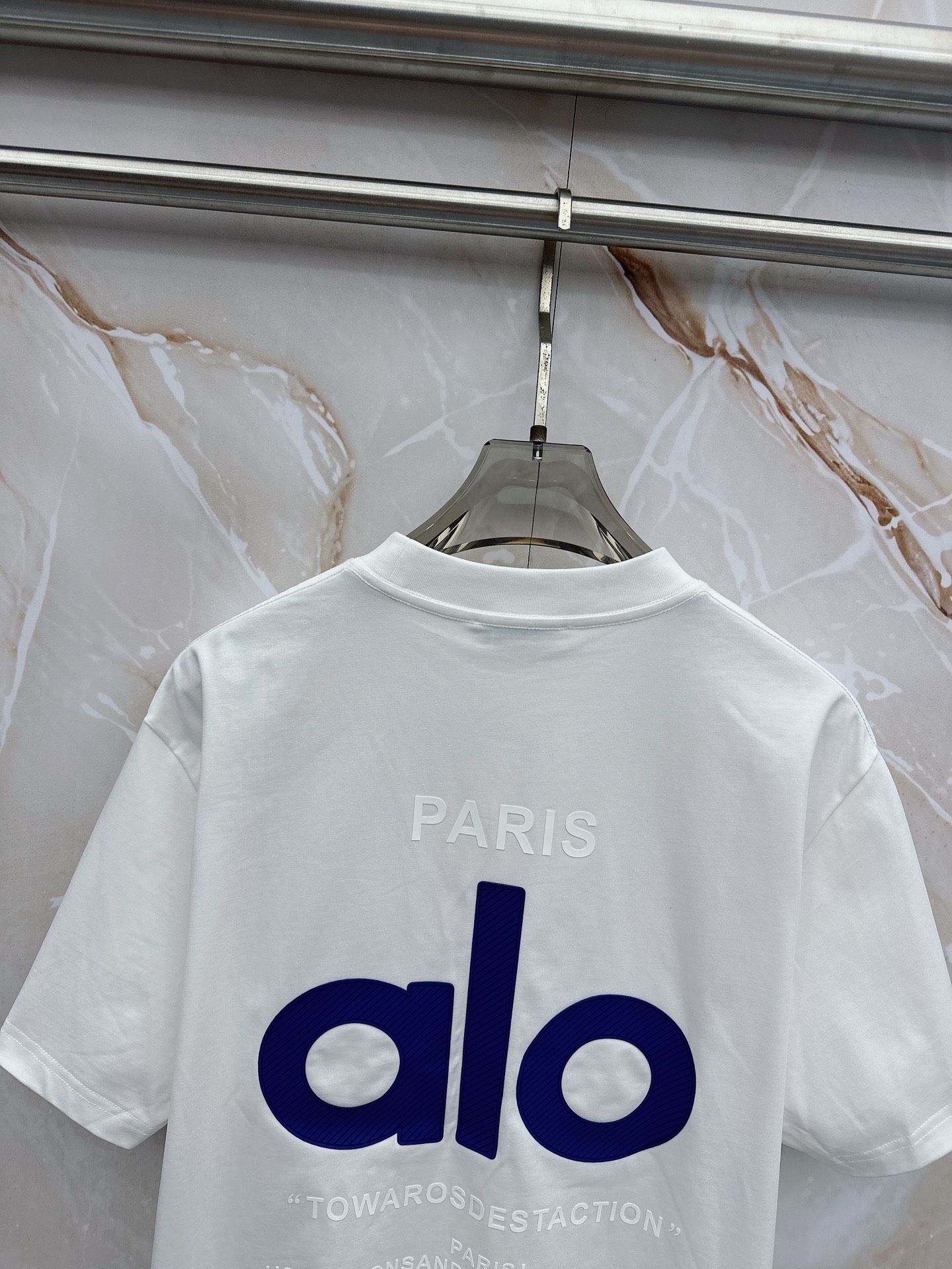 alo 2026春夏新款首发最新款短袖圆领T恤 高端订制 设计前卫时尚！品牌logo重工艺设计 高端定制