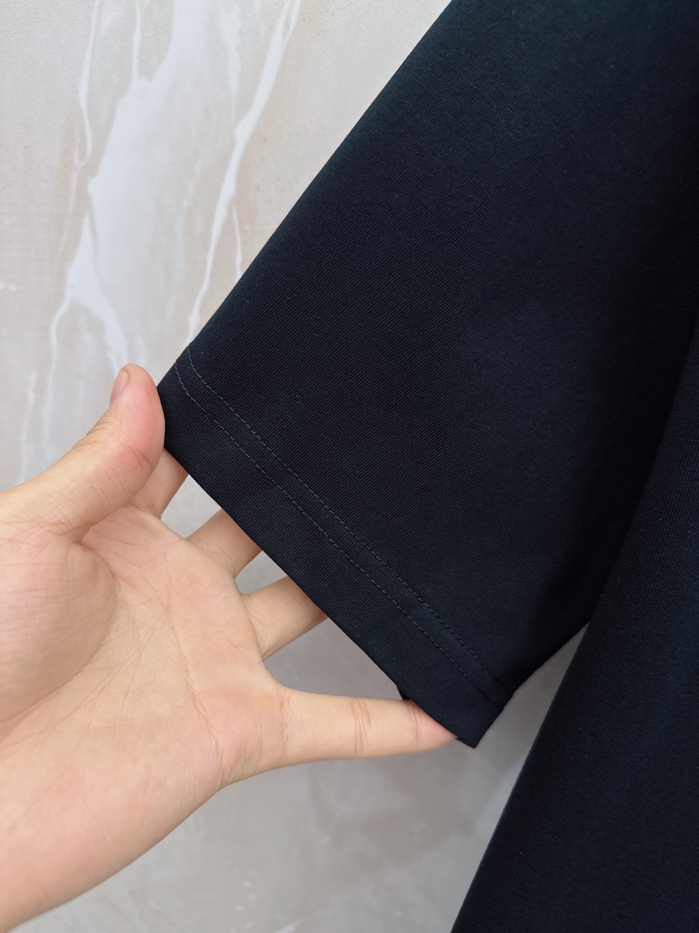 LV 2026春夏新款首发最新款短袖圆领T恤 高端订制 设计前卫时尚！品牌logo重工艺设计 高端定制2