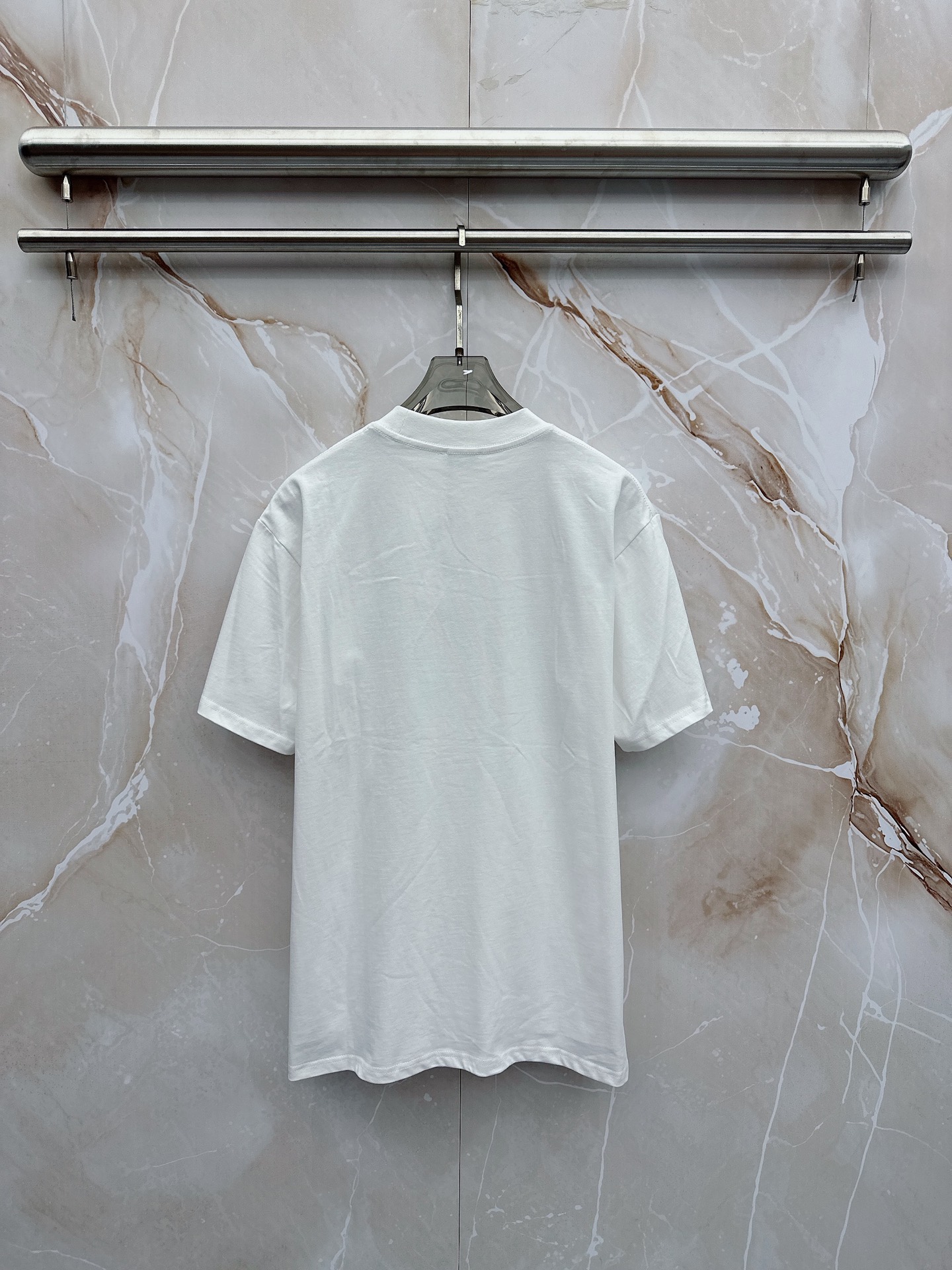 迪奥 2026春夏新款首发最新款短袖圆领T恤 高端订制 设计前卫时尚！品牌logo重工艺设计 高端定制2