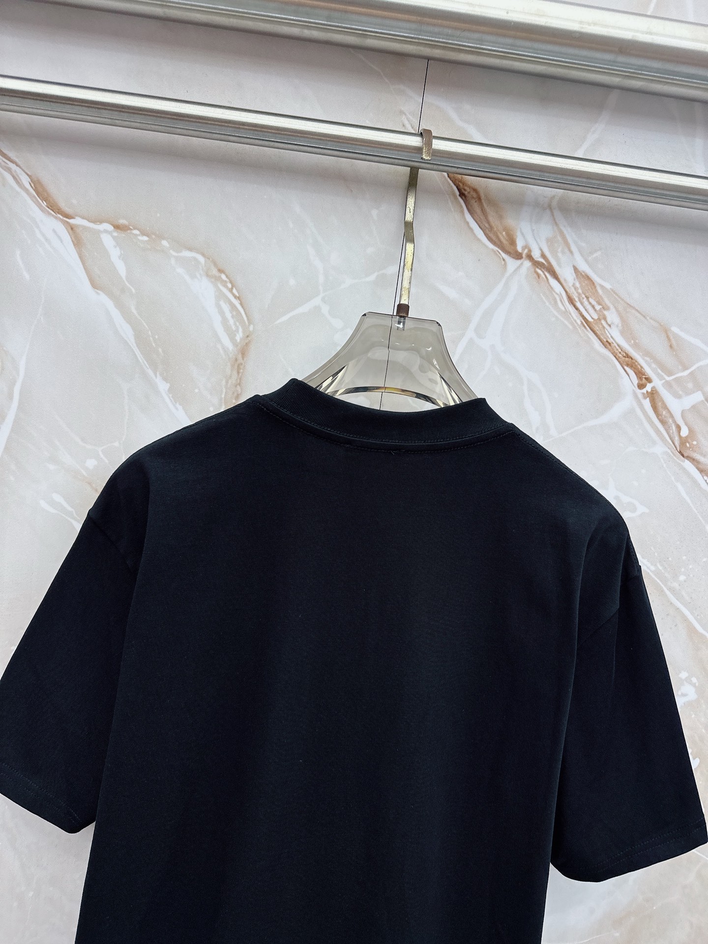 迪奥 2026春夏新款首发最新款短袖圆领T恤 高端订制 设计前卫时尚！品牌logo重工艺设计 高端定制2