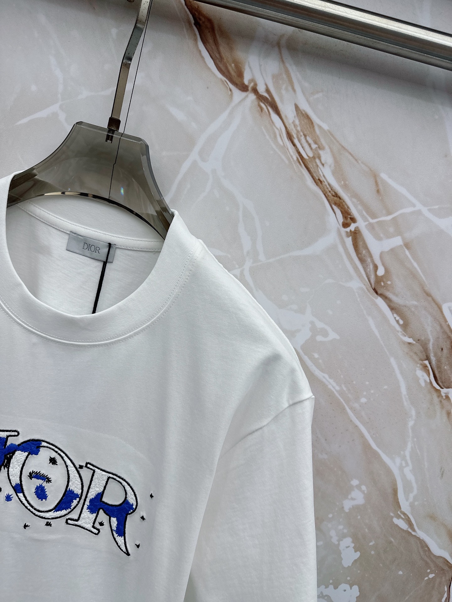 迪奥 2026春夏新款首发最新款短袖圆领T恤 高端订制 设计前卫时尚！品牌logo重工艺设计 高端定制2