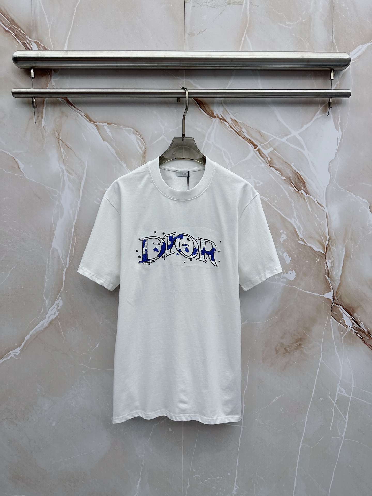 迪奥 2026春夏新款首发最新款短袖圆领T恤 高端订制 设计前卫时尚！品牌logo重工艺设计 高端定制2