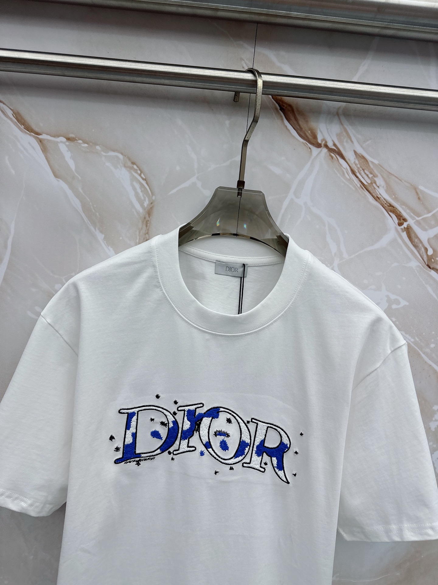 迪奥 2026春夏新款首发最新款短袖圆领T恤 高端订制 设计前卫时尚！品牌logo重工艺设计 高端定制2