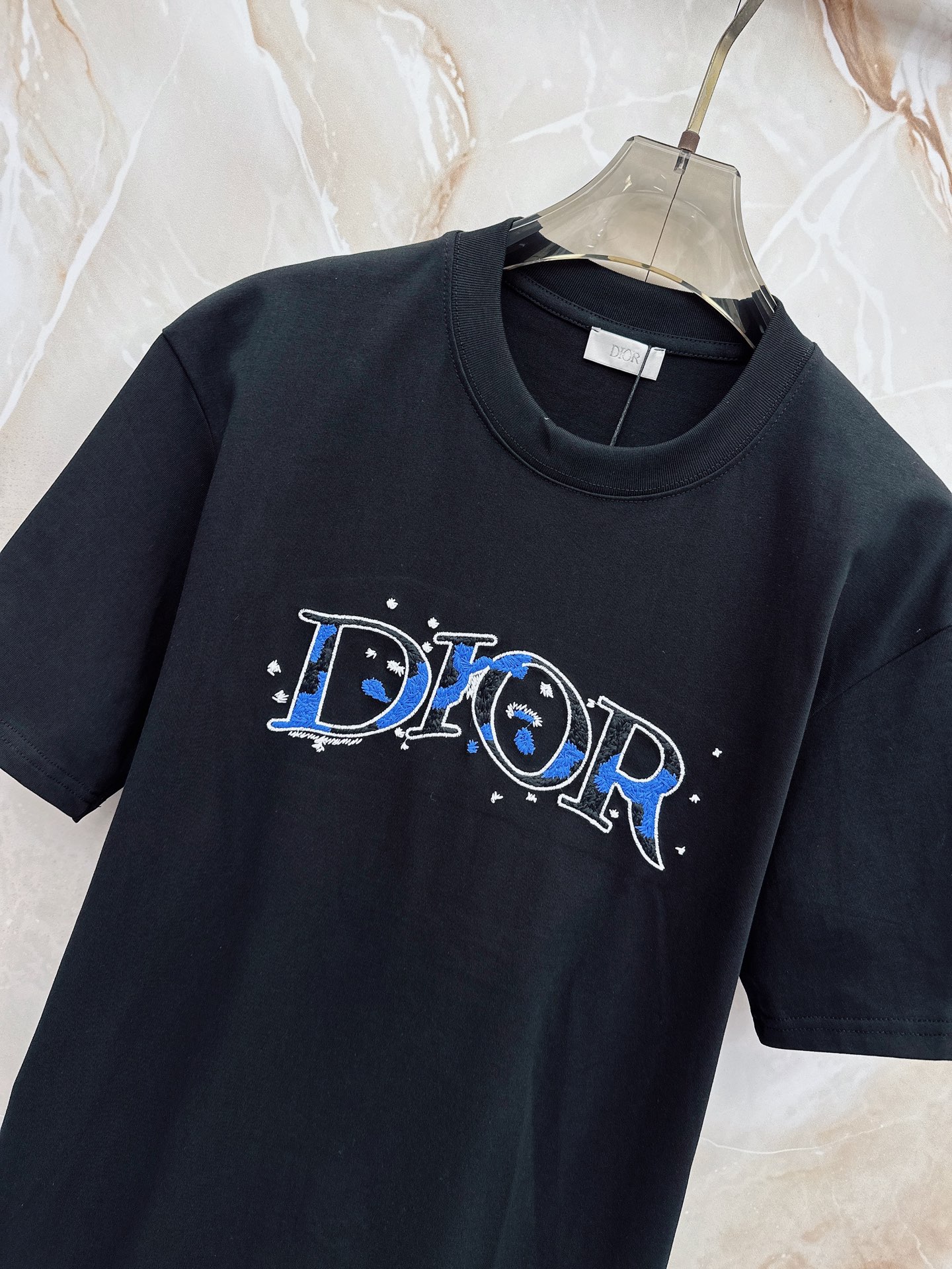 迪奥 2026春夏新款首发最新款短袖圆领T恤 高端订制 设计前卫时尚！品牌logo重工艺设计 高端定制2