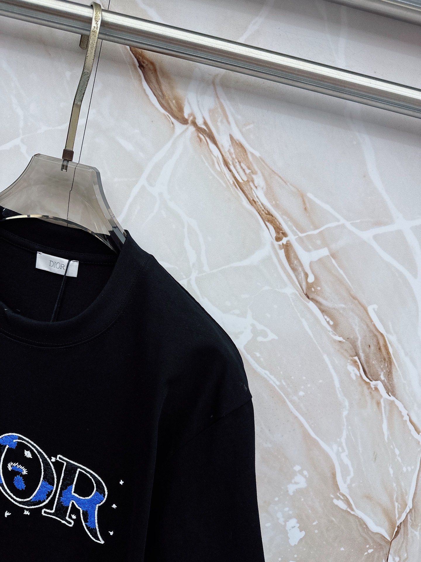 迪奥 2026春夏新款首发最新款短袖圆领T恤 高端订制 设计前卫时尚！品牌logo重工艺设计 高端定制2