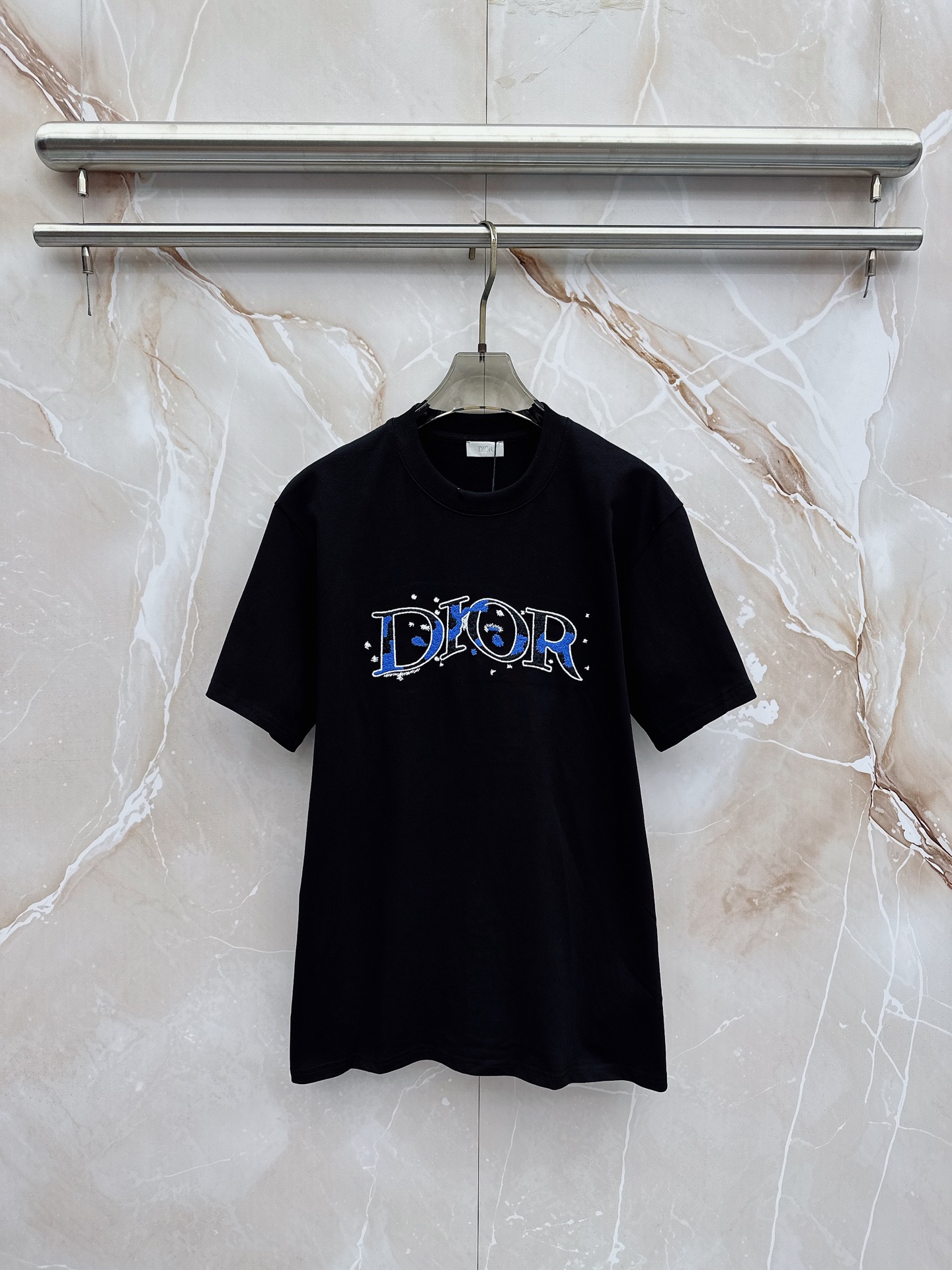 迪奥 2026春夏新款首发最新款短袖圆领T恤 高端订制 设计前卫时尚！品牌logo重工艺设计 高端定制2