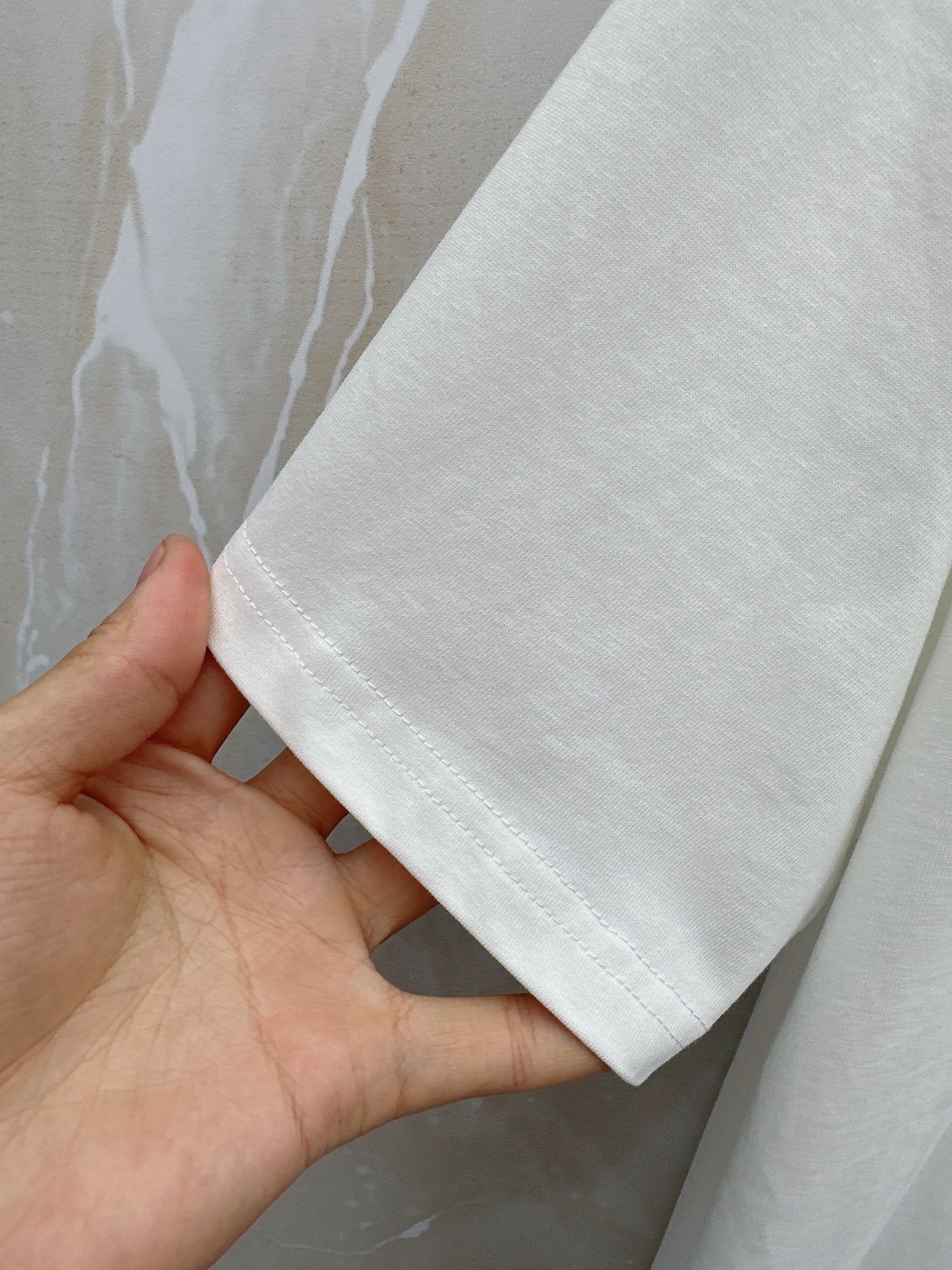 巴宝莉 2026春夏新款首发最新款短袖圆领T恤 高端订制 设计前卫时尚！品牌logo重工艺设计 高端定制