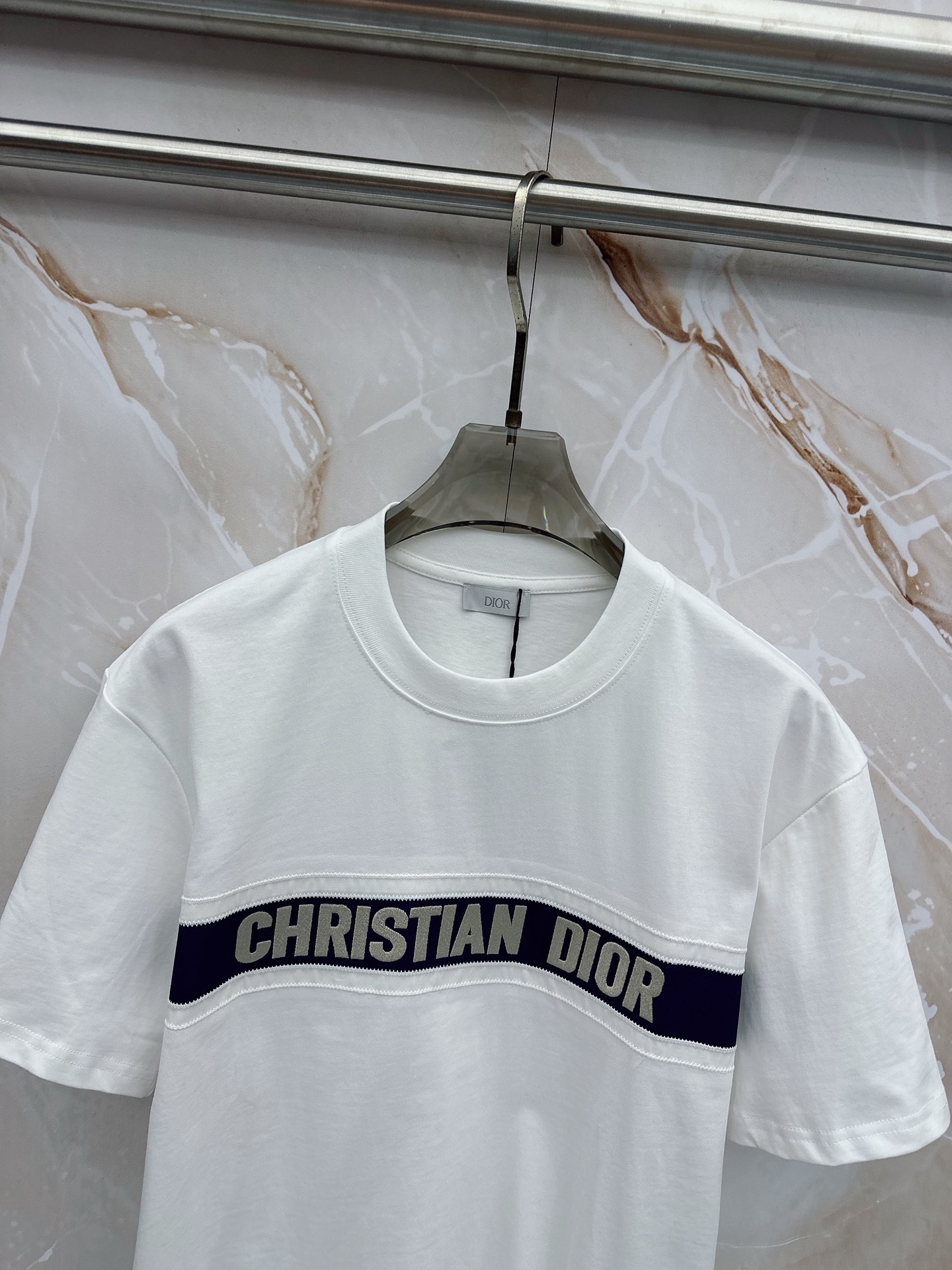 迪奥 2026春夏新款首发最新款短袖圆领T恤 高端订制 设计前卫时尚！品牌logo重工艺设计 高端定制2