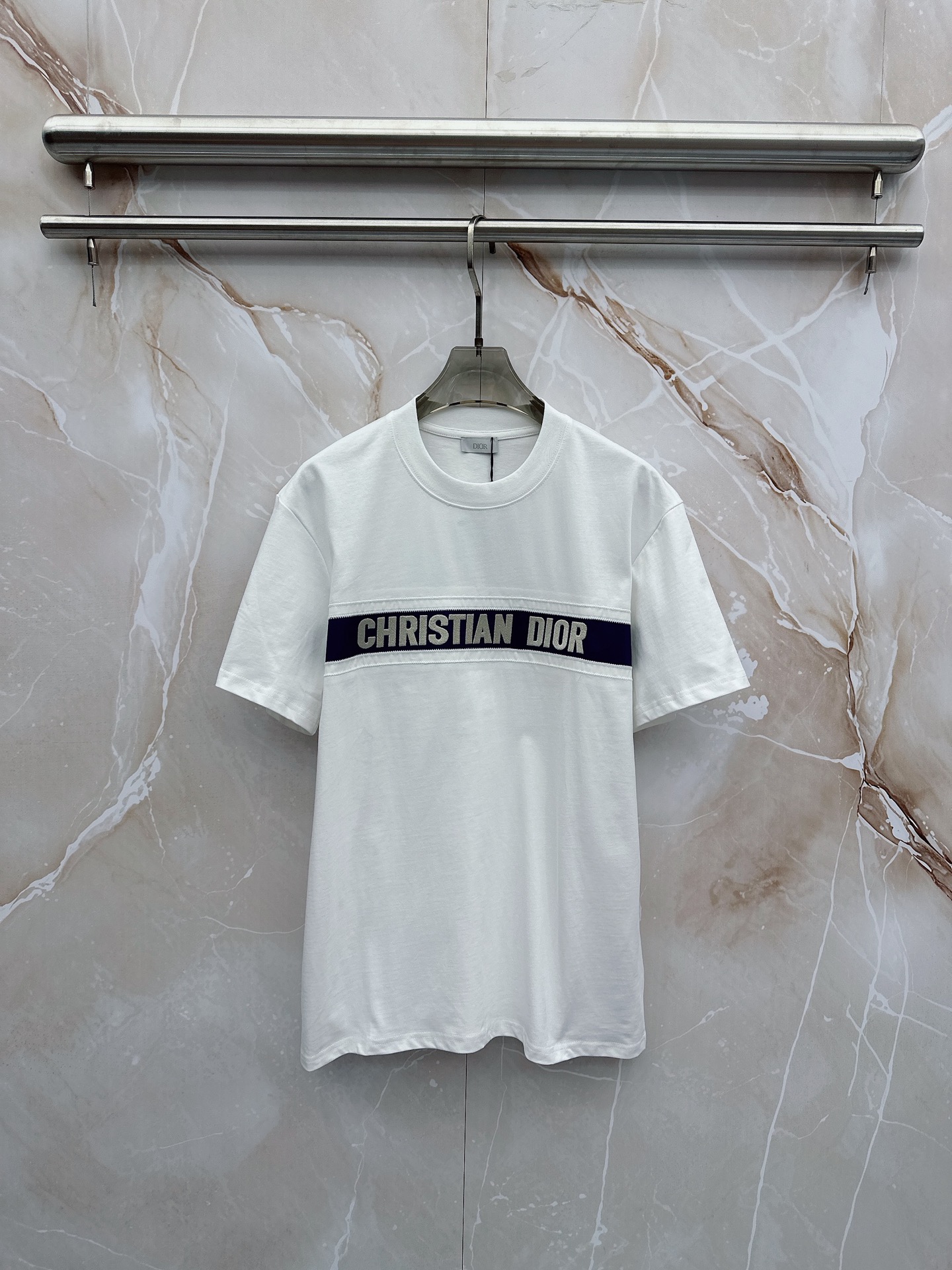 迪奥 2026春夏新款首发最新款短袖圆领T恤 高端订制 设计前卫时尚！品牌logo重工艺设计 高端定制2